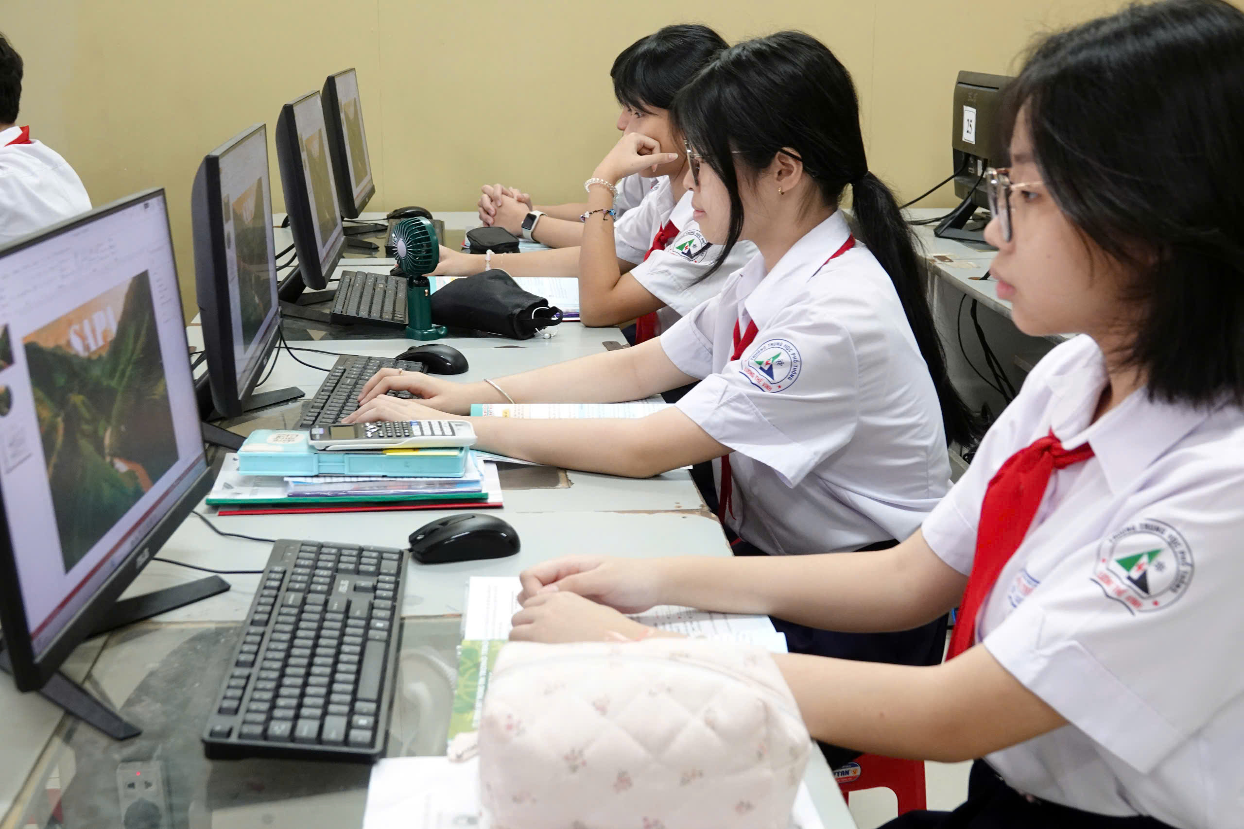 Phương án sắp xếp 1.255 trường công lập của TP.HCM khi không còn cấp quận, huyện - Ảnh 1.