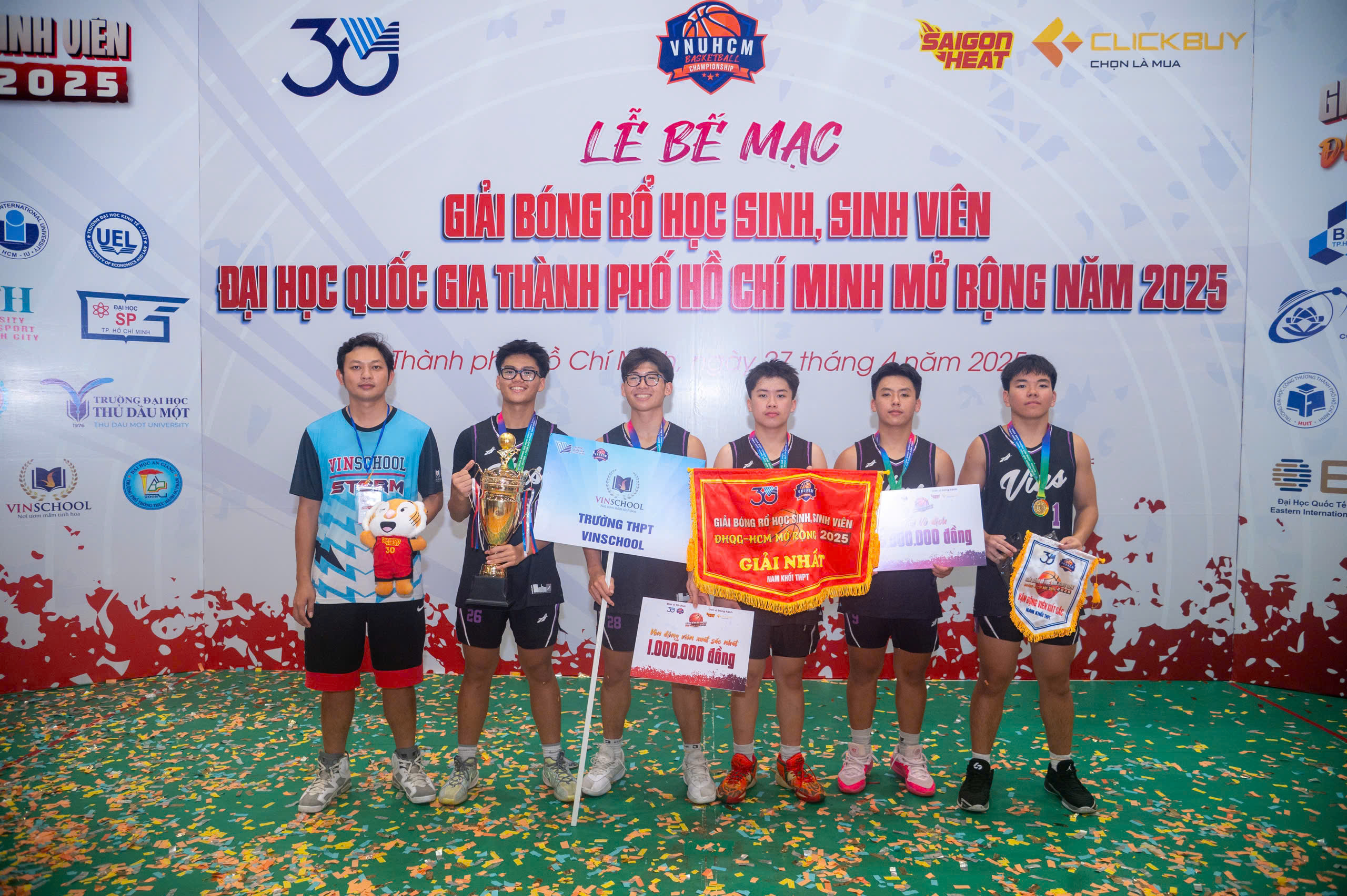 Hấp dẫn và gay cấn những pha bóng rổ học sinh, sinh viên - Ảnh 8.