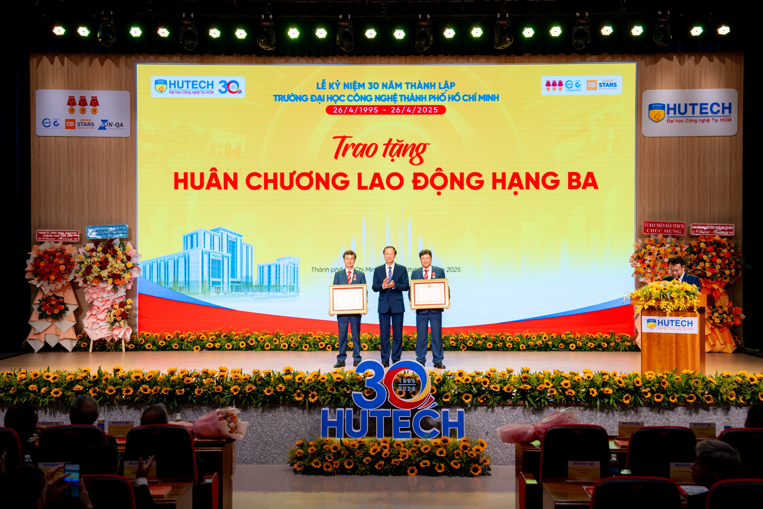 HUTECH: Hành trình 30 năm vươn mình vì sự nghiệp giáo dục- Ảnh 2.