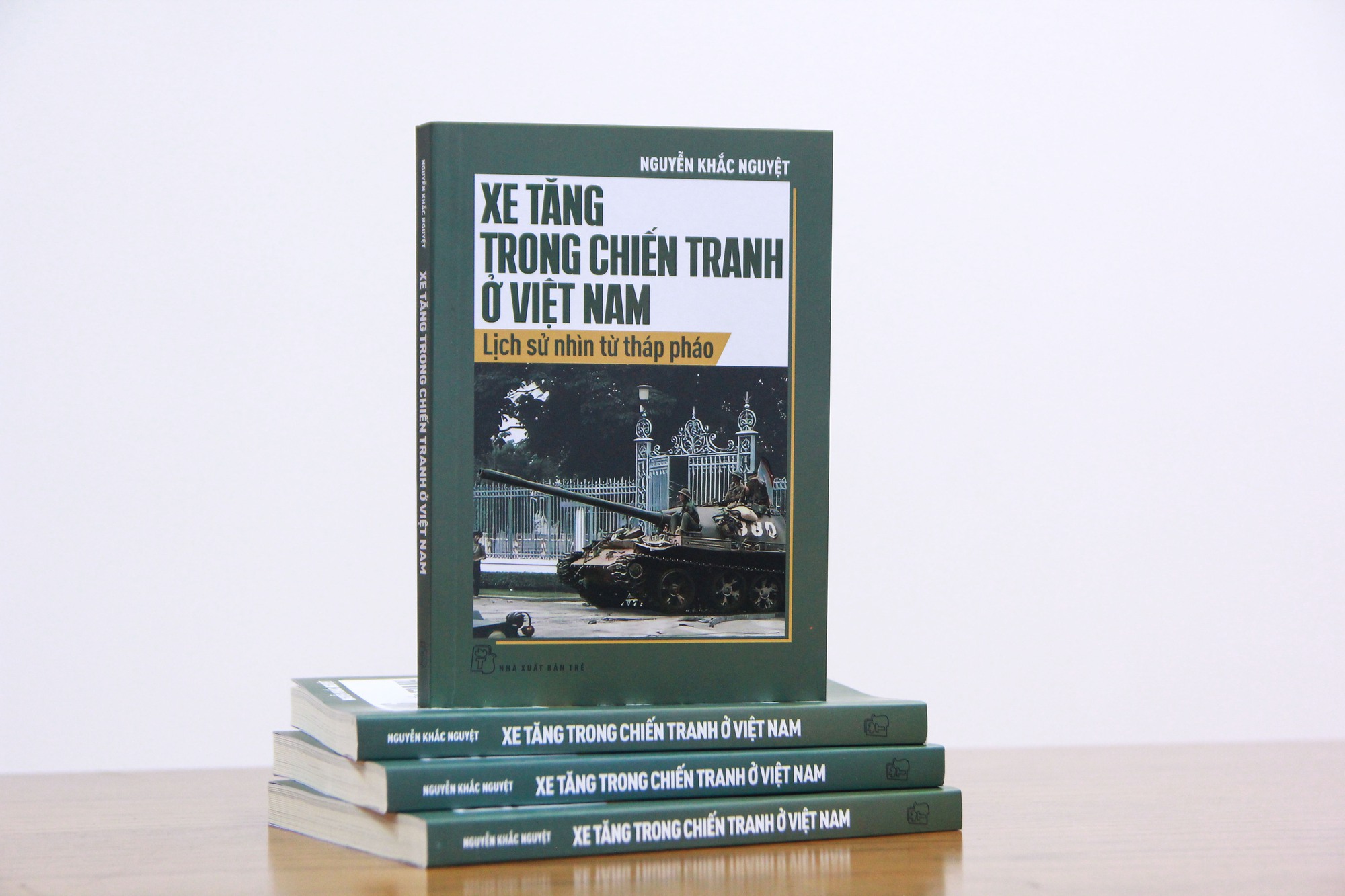Lịch sử nhìn từ tháp pháo Lịch sử nhìn từ tháp pháo