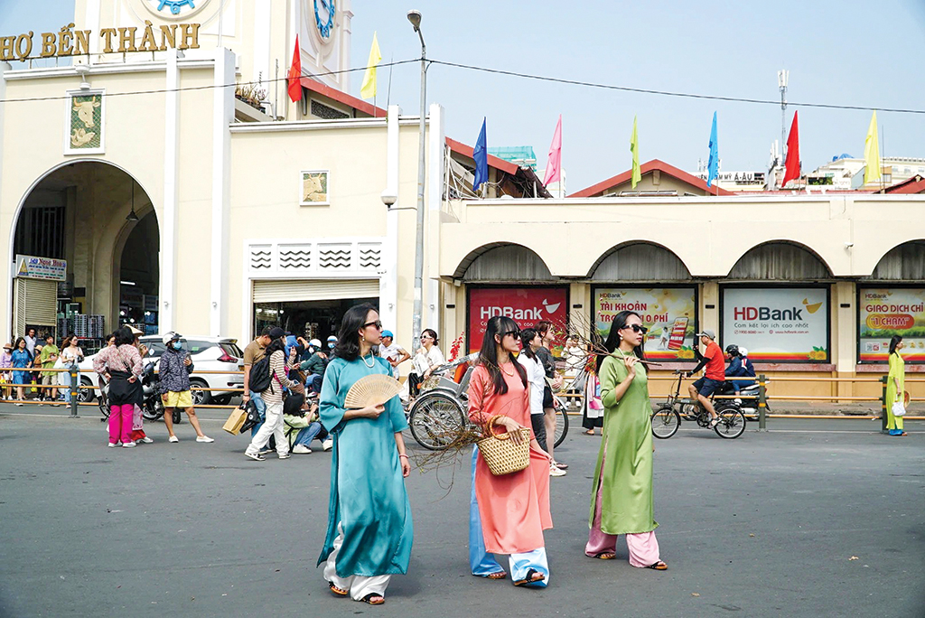Tiếng vọng hòa bình Việt Nam: Hành trình từ KÝ ỨC đến hiện tại - Ảnh 1. Tiếng vọng hòa bình Việt Nam: Hành trình từ KÝ ỨC đến hiện tại - Ảnh 1.