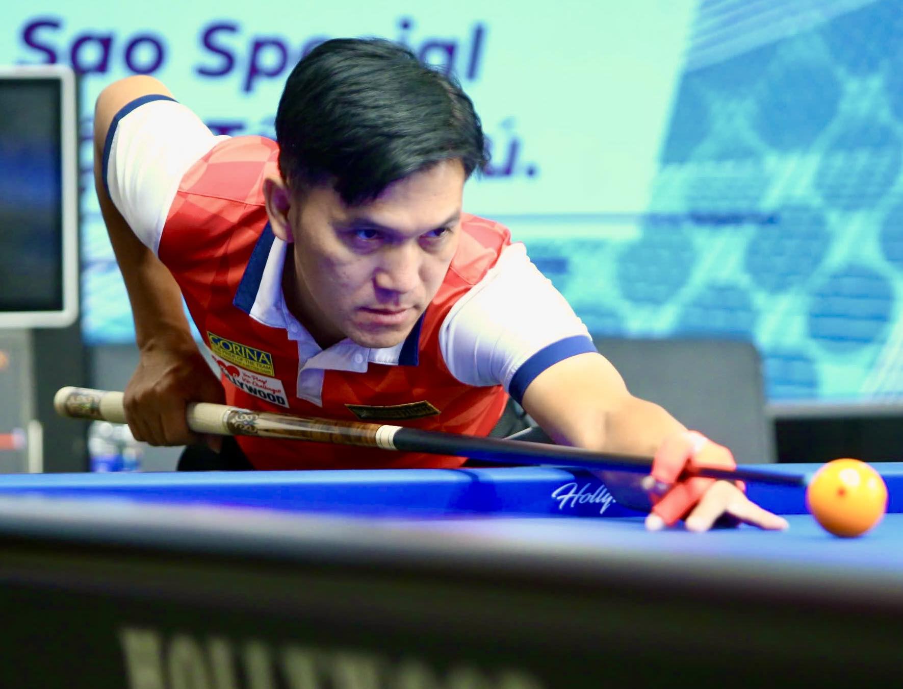 World Cup billiards: Trần Quyết Chiến ti&ecirc;n phong, BLV Minh Điền g&acirc;y bất ngờ v&igrave;&hellip; vừa đấu vừa b&igrave;nh- Ảnh 2.
