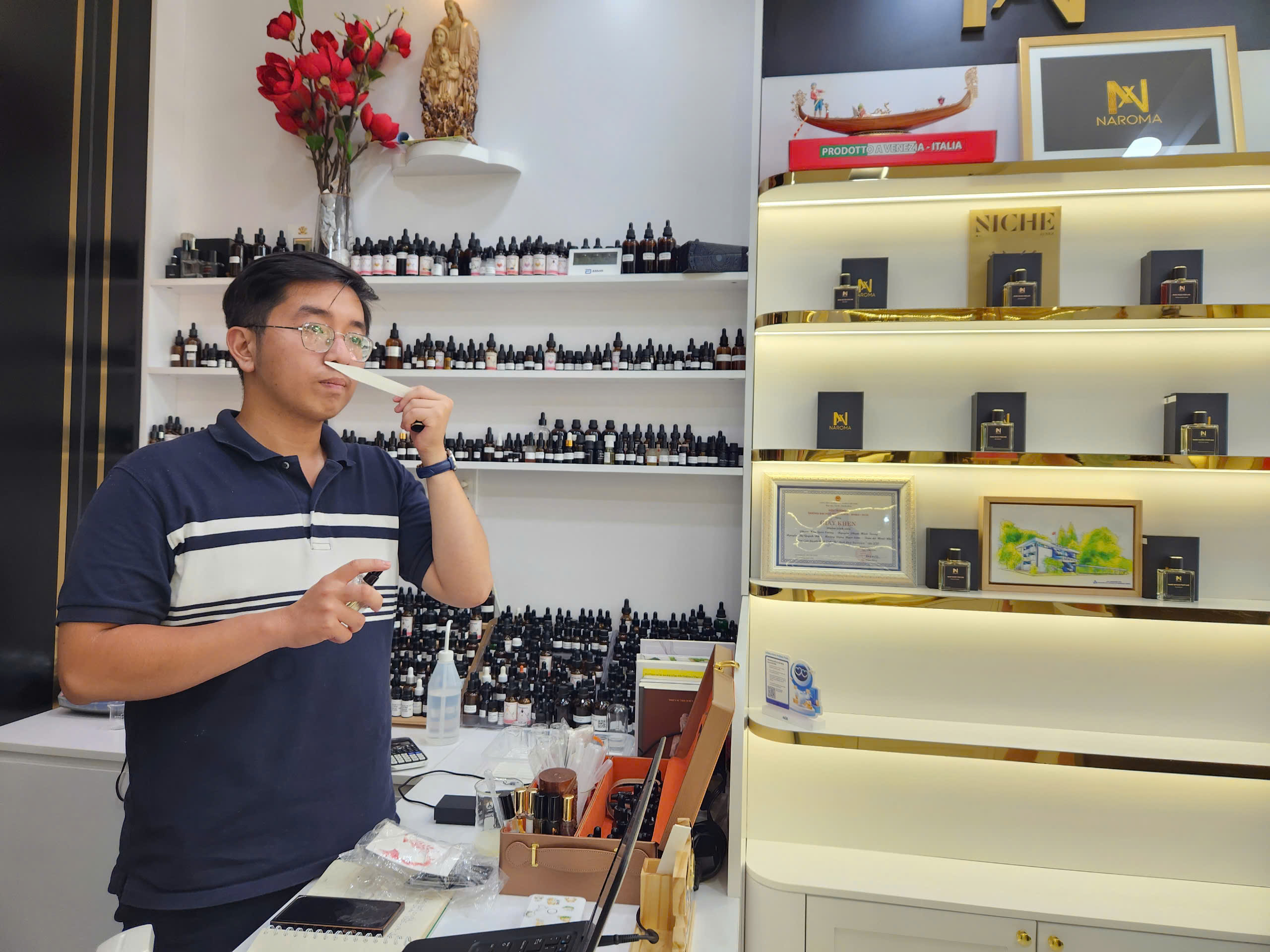 Nam sinh Trường ĐH Bách khoa tốt nghiệp đúng dịp 50 năm đất nước thống nhất - Ảnh 3.