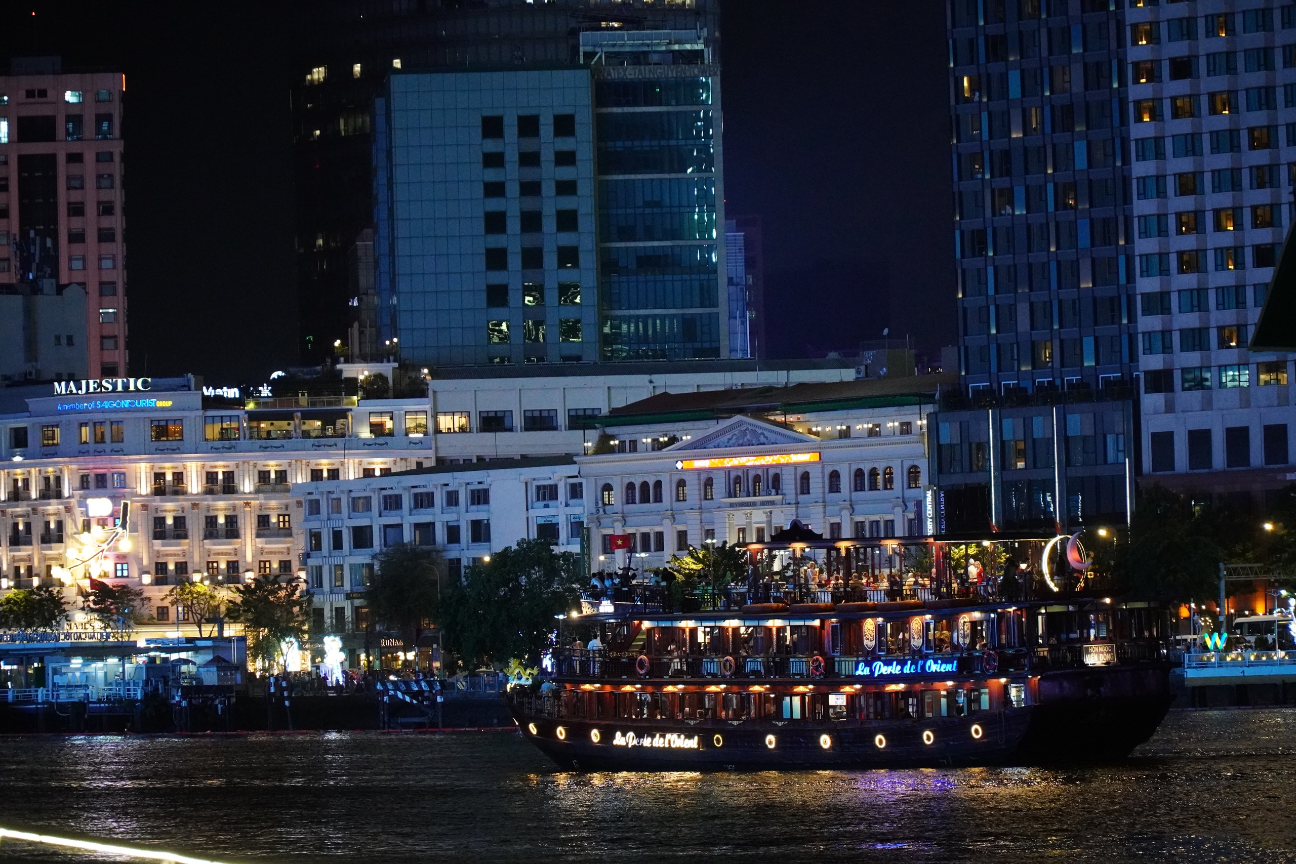 Những phương tiện di chuyển ở TP.HCM vừa tiện lợi vừa ngắm cảnh... - Ảnh 5.