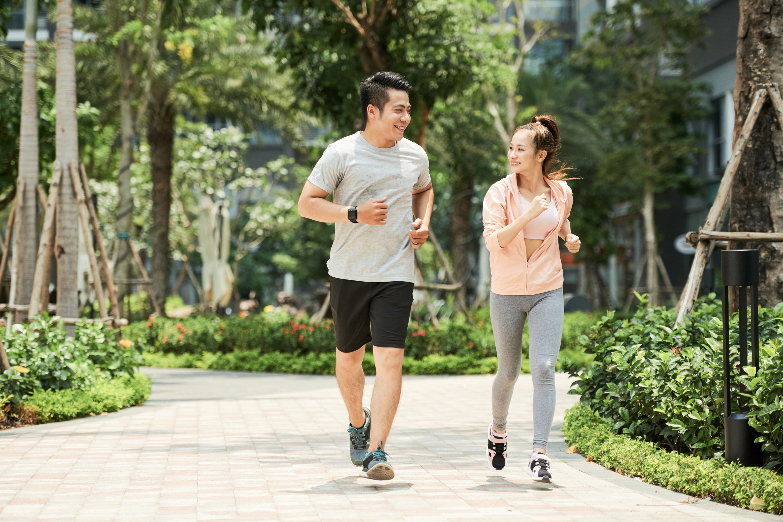 5 sai lầm cần tránh khi đi bộ vào buổi sáng   - Ảnh 1.