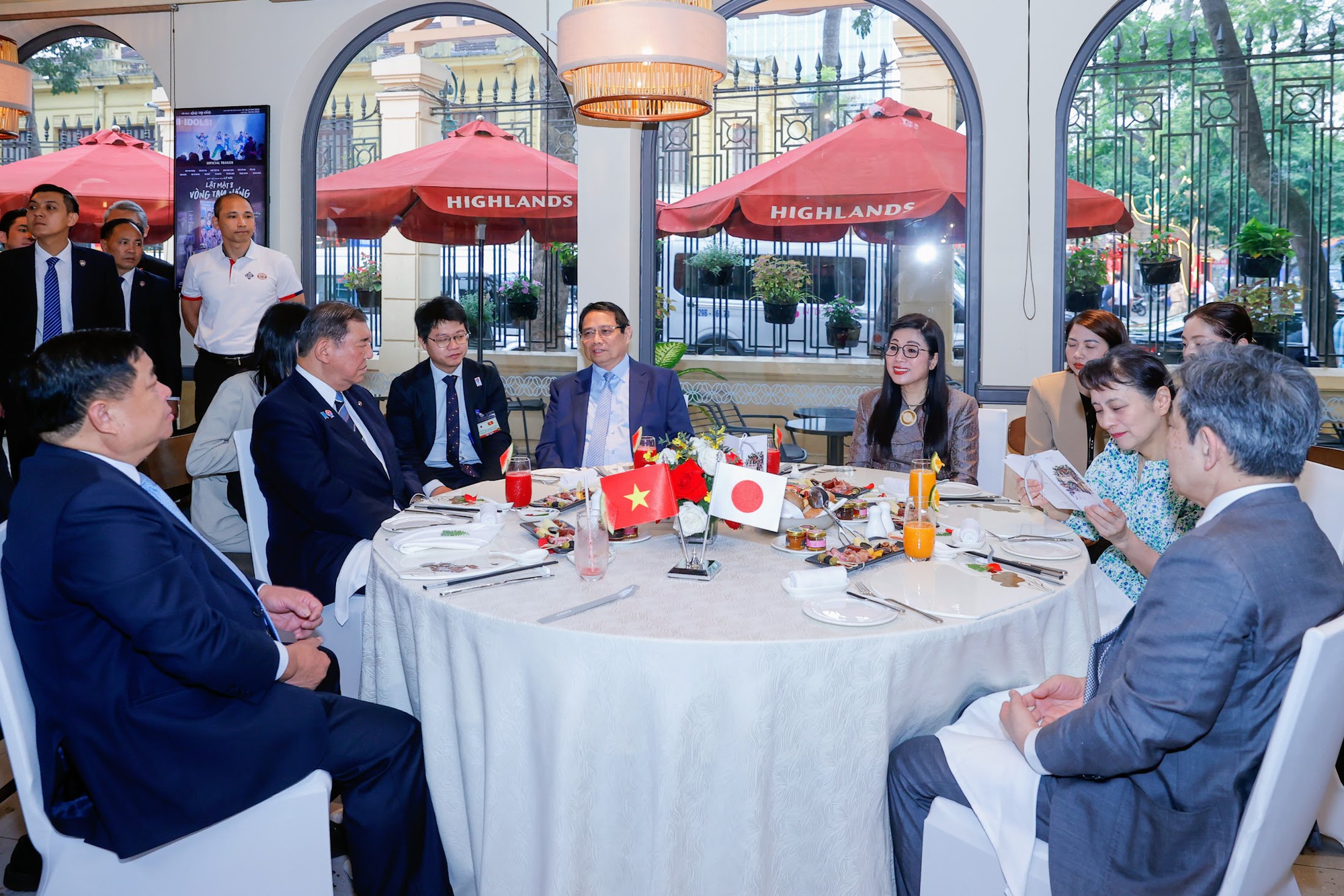 Thủ tướng Phạm Minh Chính và Thủ tướng Nhật Bản thăm Bảo tàng Lịch sử quốc gia Thủ tướng Phạm Minh Chính và Thủ tướng Nhật Bản thăm Bảo tàng Lịch sử quốc gia