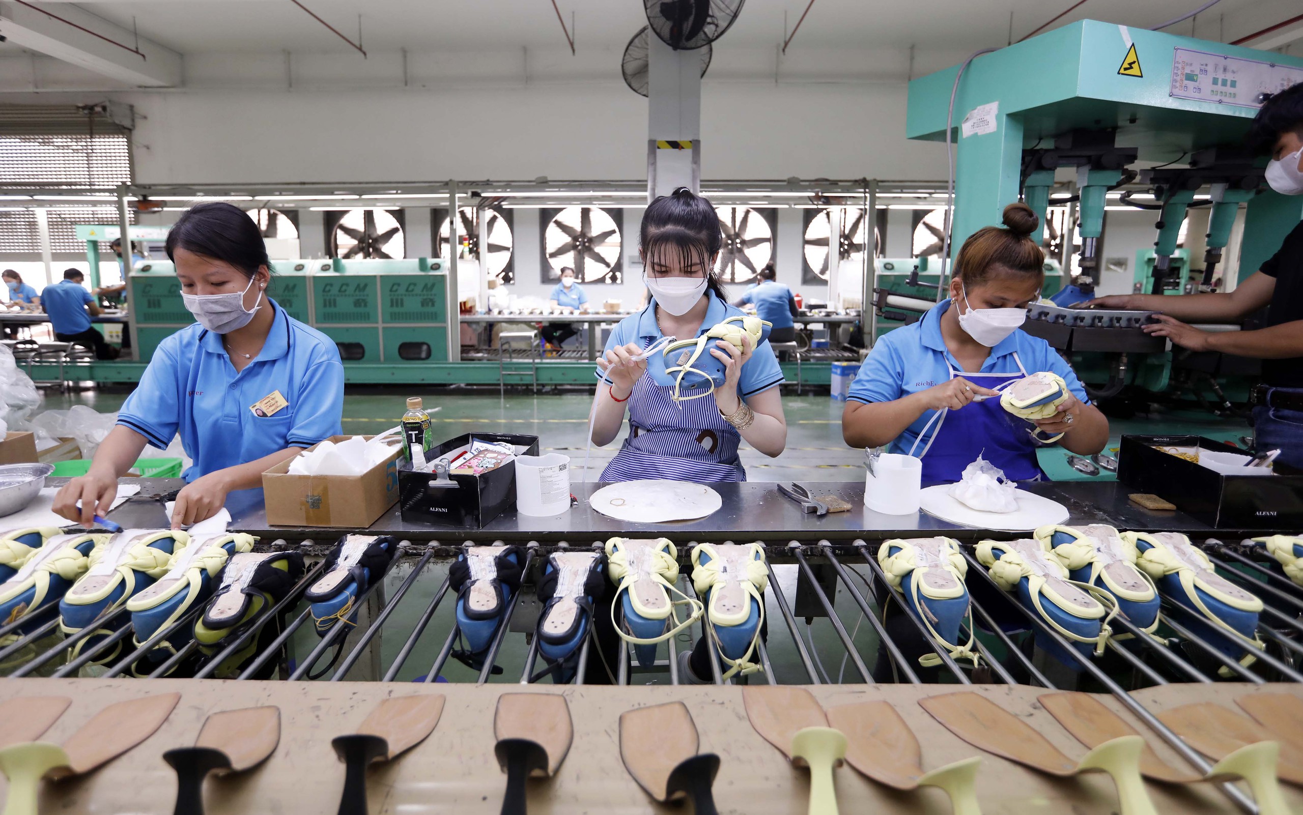 Dự thảo nghị quyết mới thúc đẩy kinh tế tư nhân tại việt nam - Ảnh 1. Dự thảo nghị quyết mới thúc đẩy kinh tế tư nhân tại việt nam - Ảnh 1.