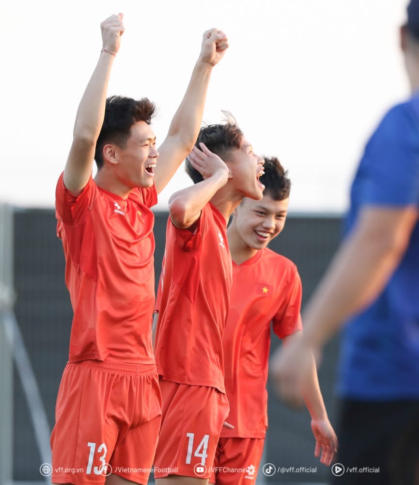 Lịch thi đấu U.17 Việt Nam - &Uacute;c h&ocirc;m nay: C&uacute; sốc ng&agrave;y ra qu&acirc;n, HLV Roland n&oacute;i g&igrave;?- Ảnh 4.