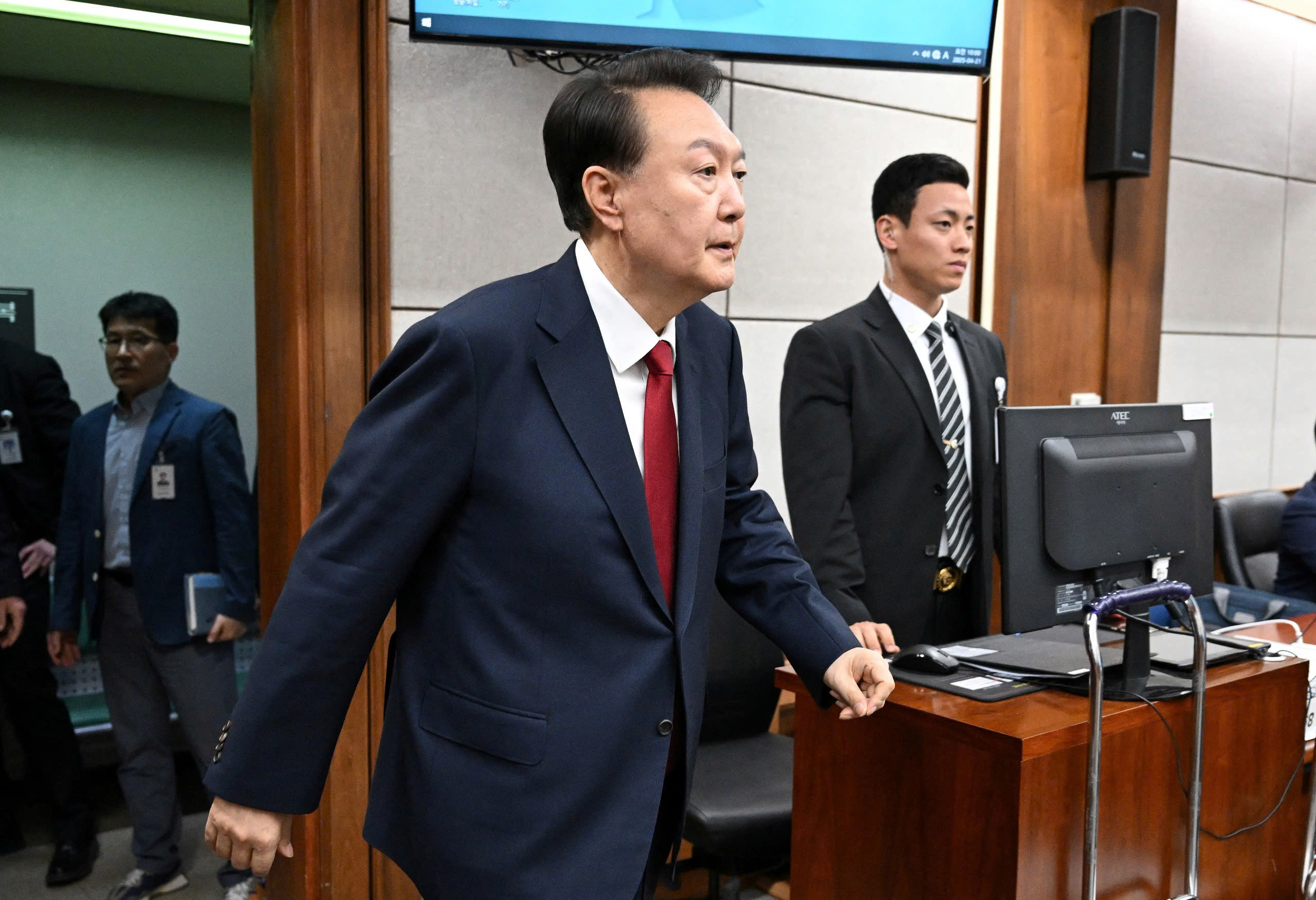 Hàn Quốc lục soát nhà riêng cựu Tổng thống Yoon Suk Yeol - Ảnh 1.