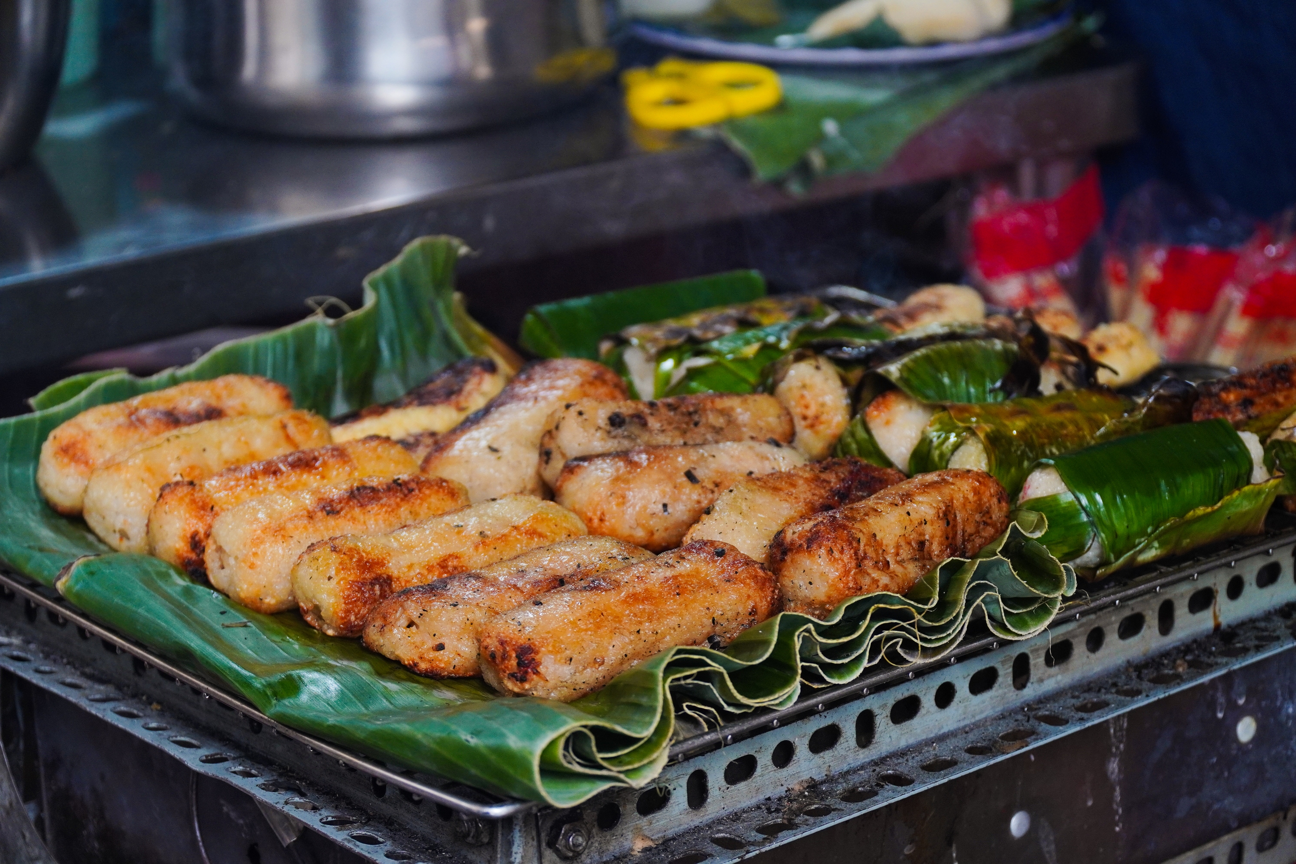 Đừng bỏ lỡ những khu phố ẩm thực giá bình dân ở TP.HCM - Ảnh 11.