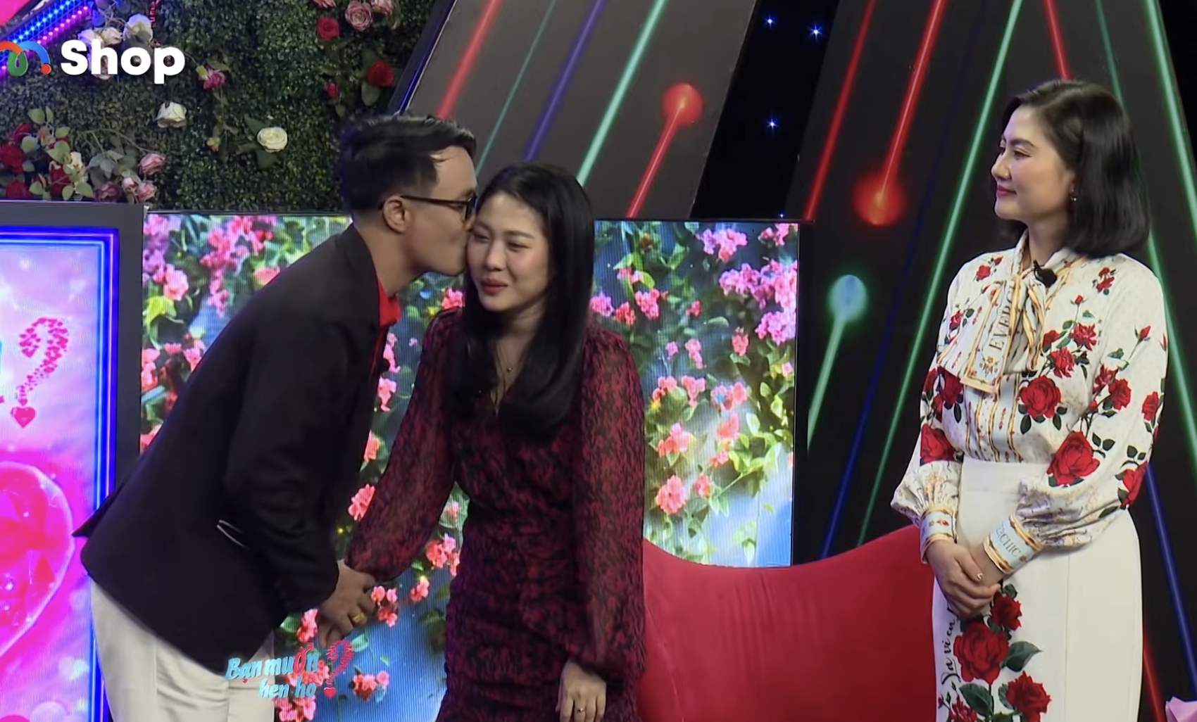 Cô gái xinh đẹp đồng ý hẹn hò đàng trai hơn 11 tuổi, từng ly hôn Cô gái xinh đẹp đồng ý hẹn hò đàng trai hơn 11 tuổi, từng ly hôn
