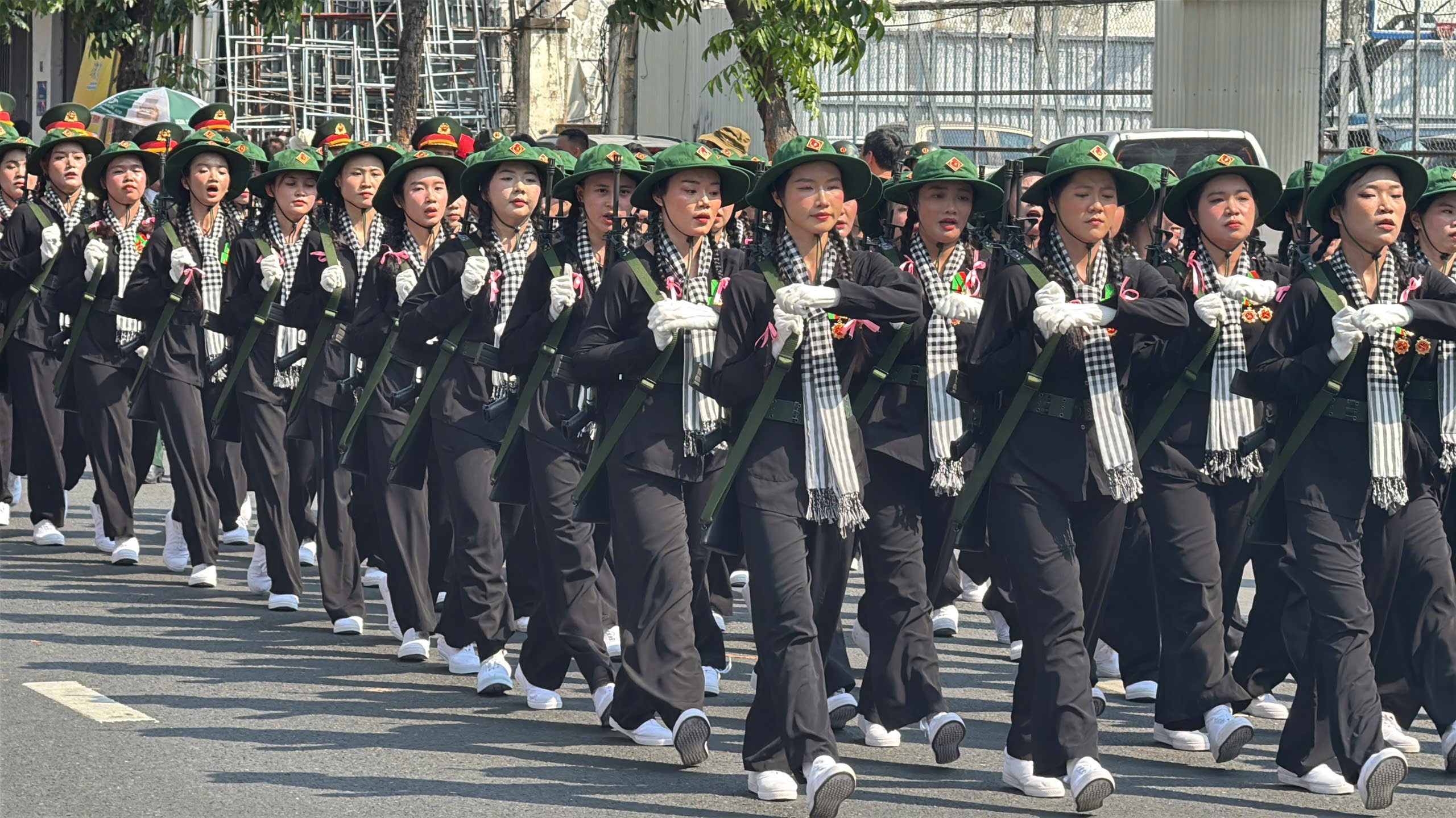 50 năm đất nước thống nhất: Khăn rằn – biểu tượng bất diệt của người Nam bộ