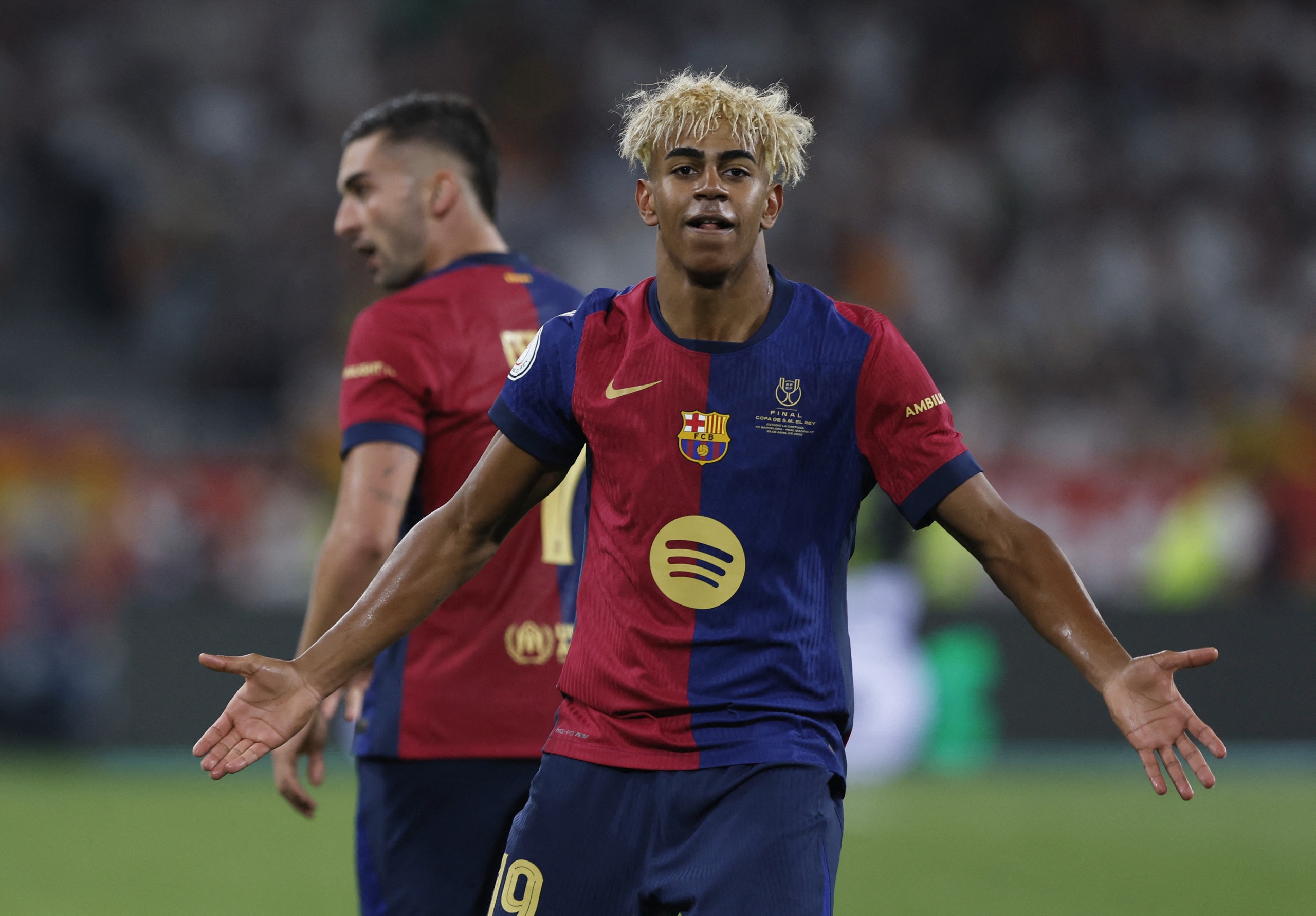 Sao trẻ Yamal trước cột mốc lịch sử: 'Tôi không là gì so với Messi'