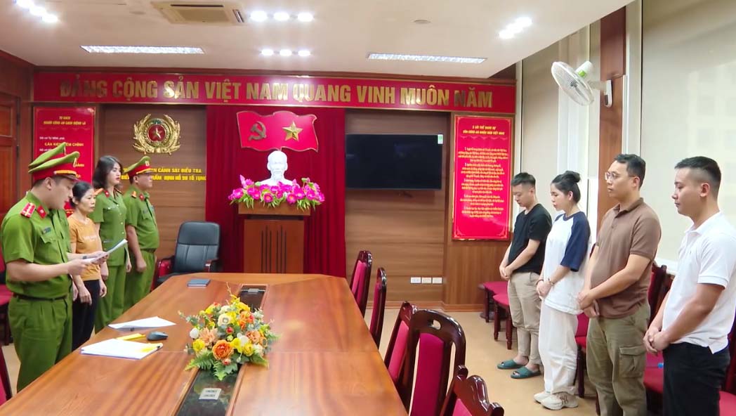 Vụ Quang Linh Vlogs - Hằng 'du mục': Hệ lụy quảng bá sai lệch trên mạng- Ảnh 2. Vụ Quang Linh Vlogs - Hằng 'du mục': Hệ lụy quảng bá sai lệch trên mạng- Ảnh 2.