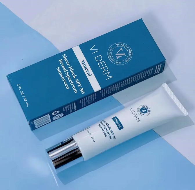 年老いても「何度も買う」べき日焼け止めトップ10 - 写真14。 Top 10 kem chống nắng nhất định phải “mua đi mua lại N lần” cho tới già- Ảnh 14.