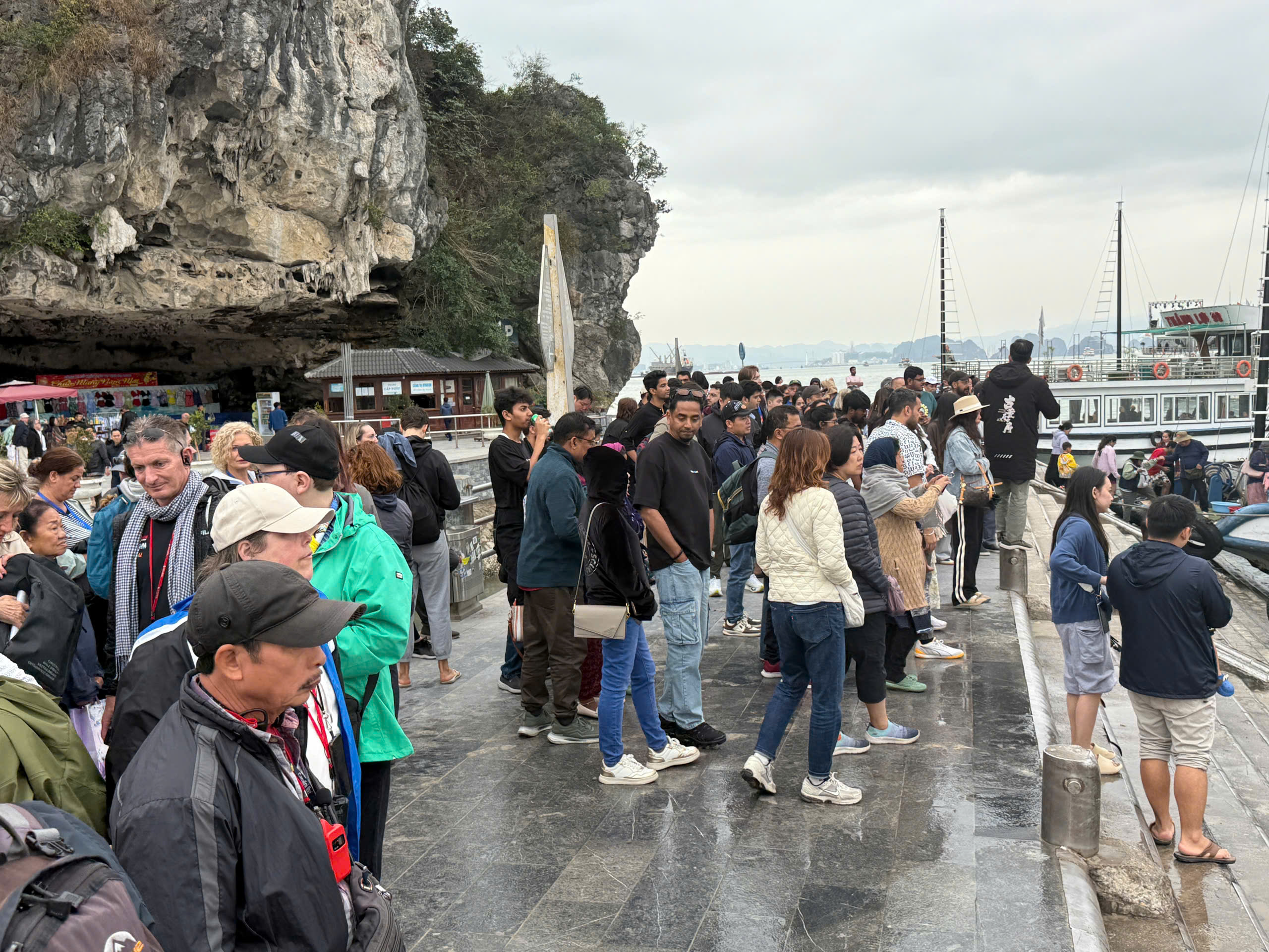 観光業が海外からの観光客の受け入れで記録を樹立 - 写真5。 Du lịch lập kỷ lục đón khách quốc tế- Ảnh 5.