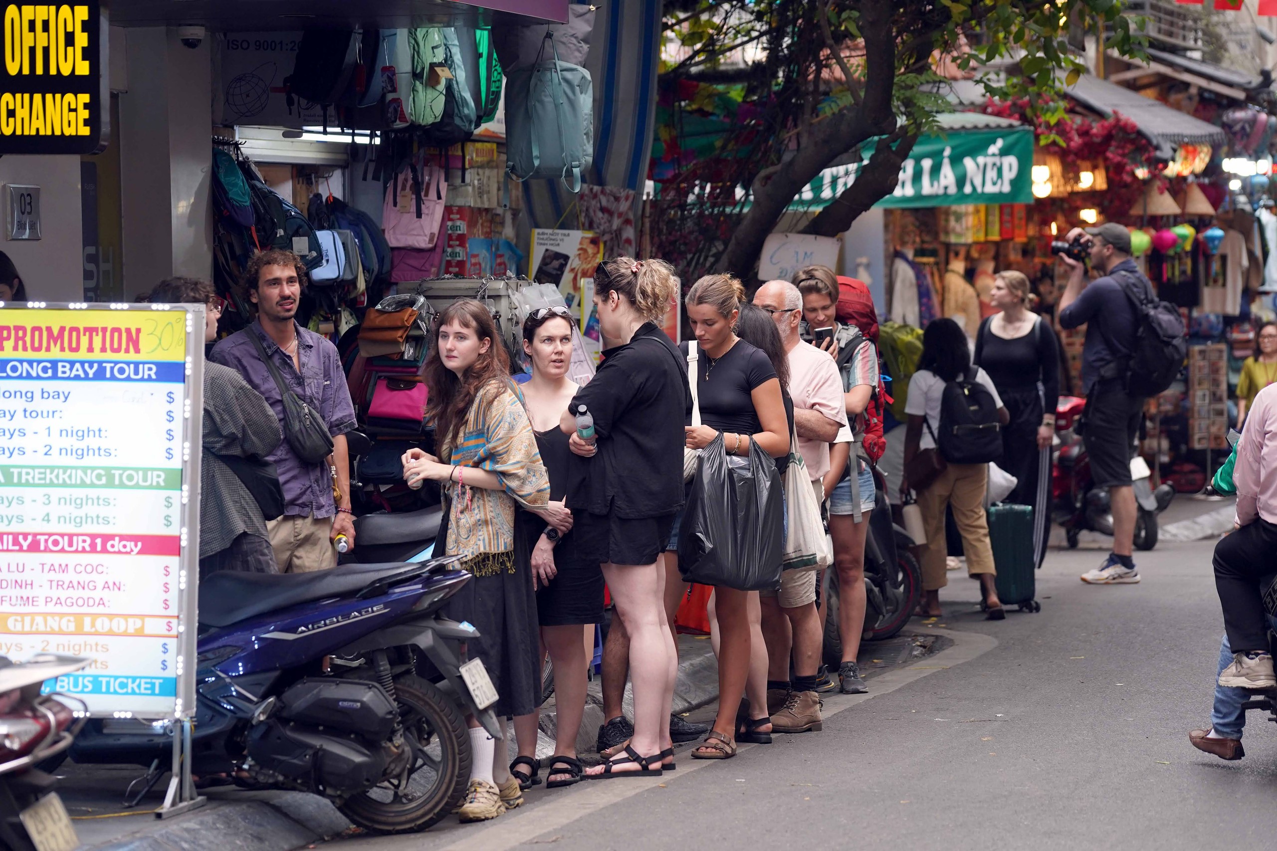 観光業が海外からの観光客の受け入れで記録を樹立 - 写真4。 Du lịch lập kỷ lục đón khách quốc tế- Ảnh 4.