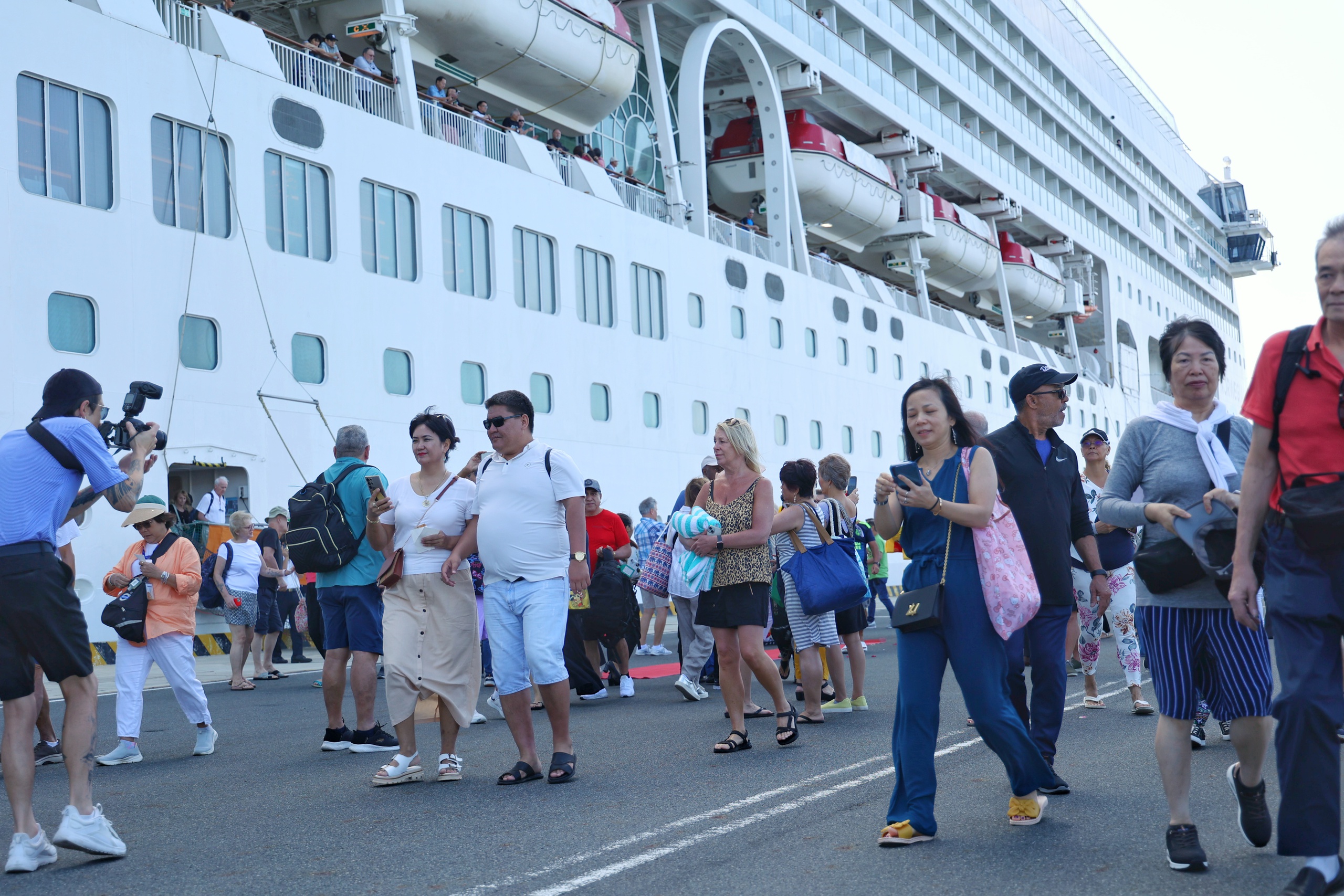 観光業が海外からの観光客の受け入れで記録を樹立 - 写真 2。 Du lịch lập kỷ lục đón khách quốc tế- Ảnh 2.