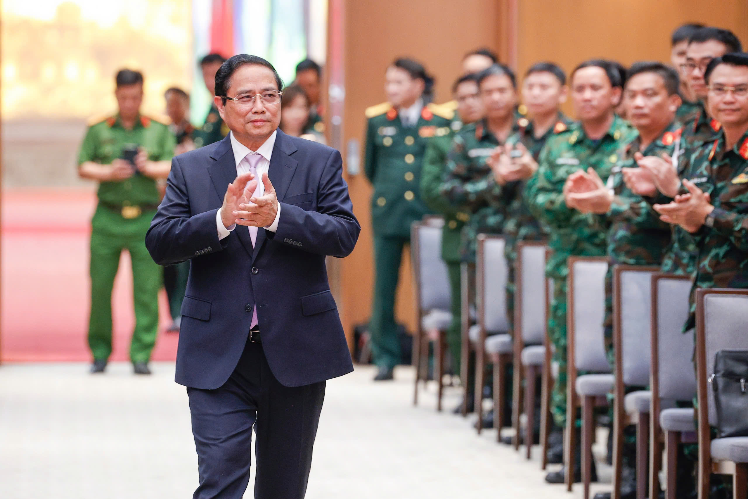 Thủ tướng tuyên dương lực lượng hỗ trợ Myanmar khắc phục hậu quả động đất - Ảnh 1.