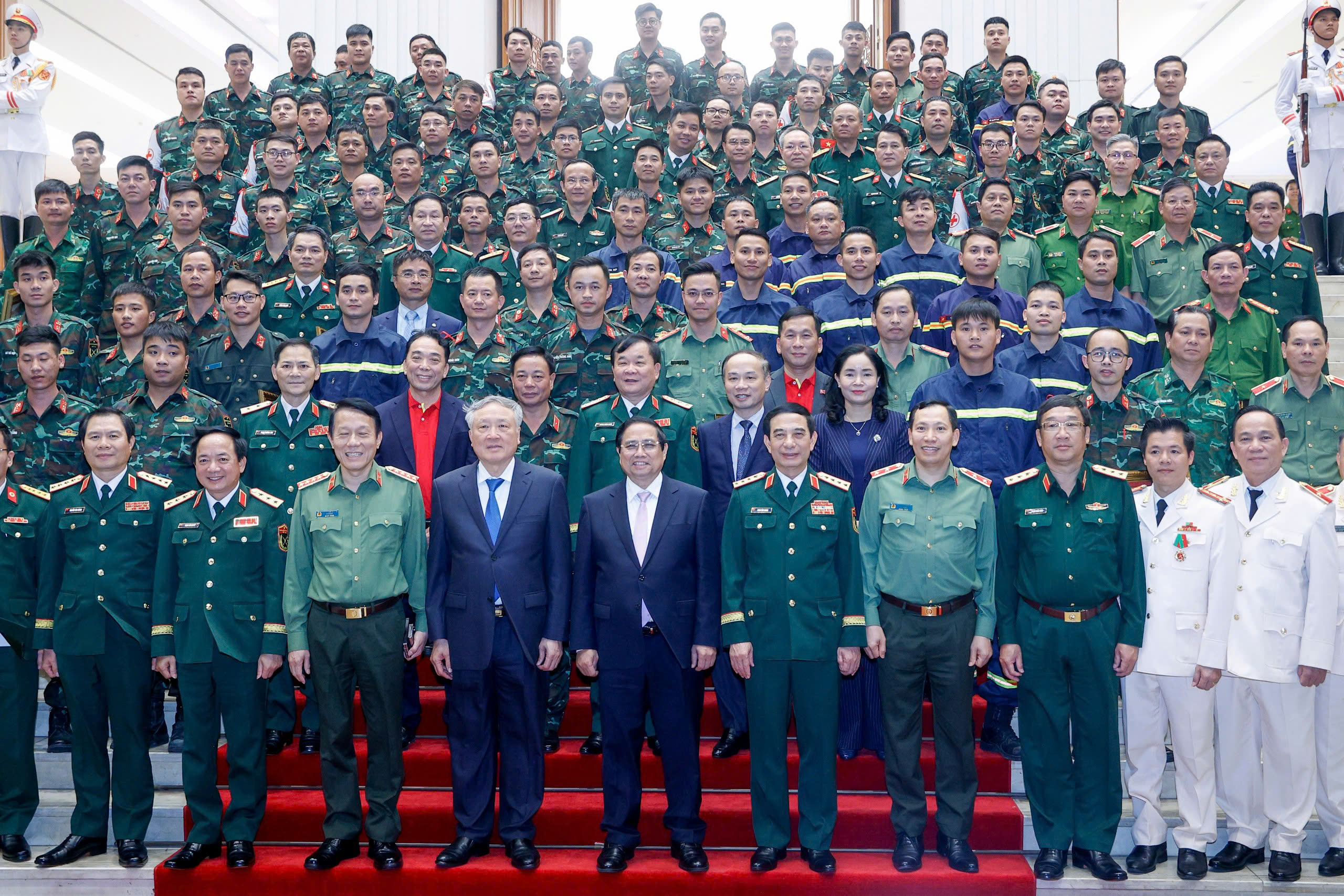 Thủ tướng tuyên dương lực lượng hỗ trợ Myanmar khắc phục hậu quả động đất - Ảnh 6.