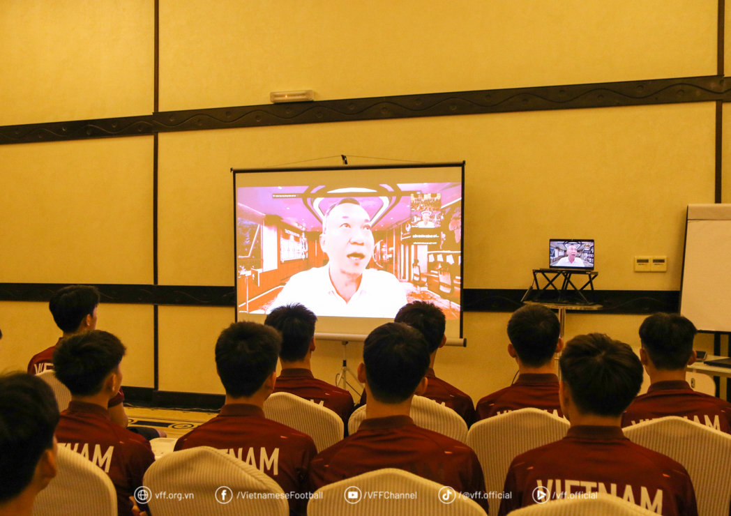 Chủ tịch VFF tiếp lửa U.17 Việt Nam trước trận ‘chung kết’ đấu UAE: World Cup đến gần…- Ảnh 2.