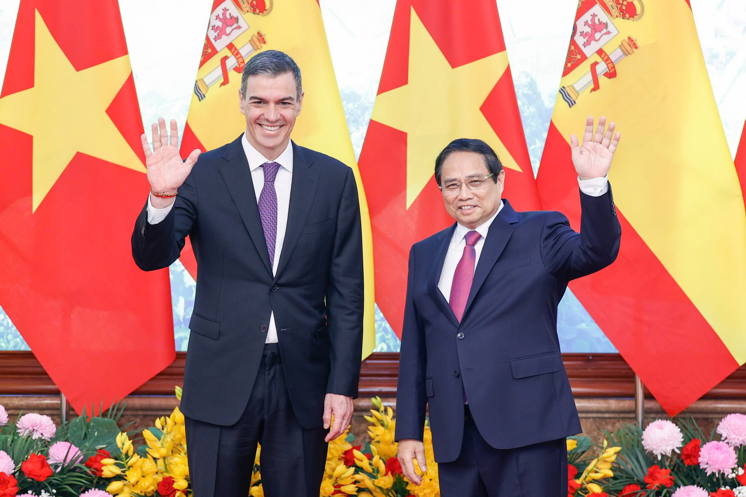 Thủ tướng Phạm Minh Chính chủ trì lễ đón Thủ tướng Tây Ban Nha Pedro Sanchez- Ảnh 4.
