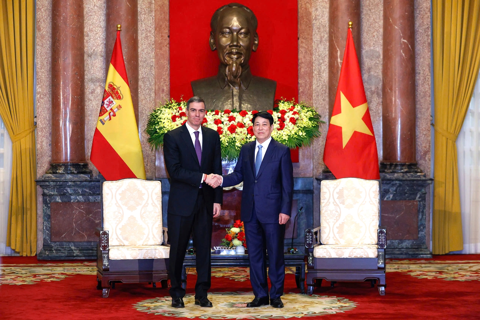 Chủ tịch nước Lương Cường tiếp Thủ tướng Tây Ban Nha Pedro Sánchez - Ảnh 1. Chủ tịch nước Lương Cường tiếp Thủ tướng Tây Ban Nha Pedro Sánchez - Ảnh 1.