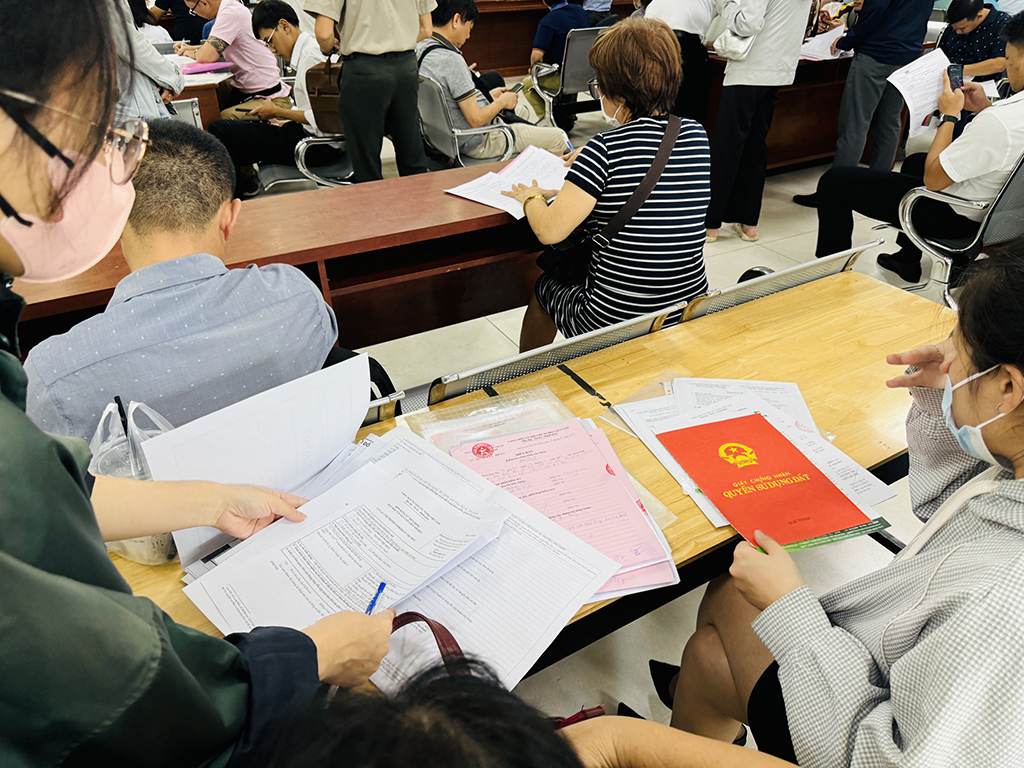 Đề xuất chuyển cấp sổ hồng về xã- Ảnh 2. Đề xuất chuyển cấp sổ hồng về xã- Ảnh 2.