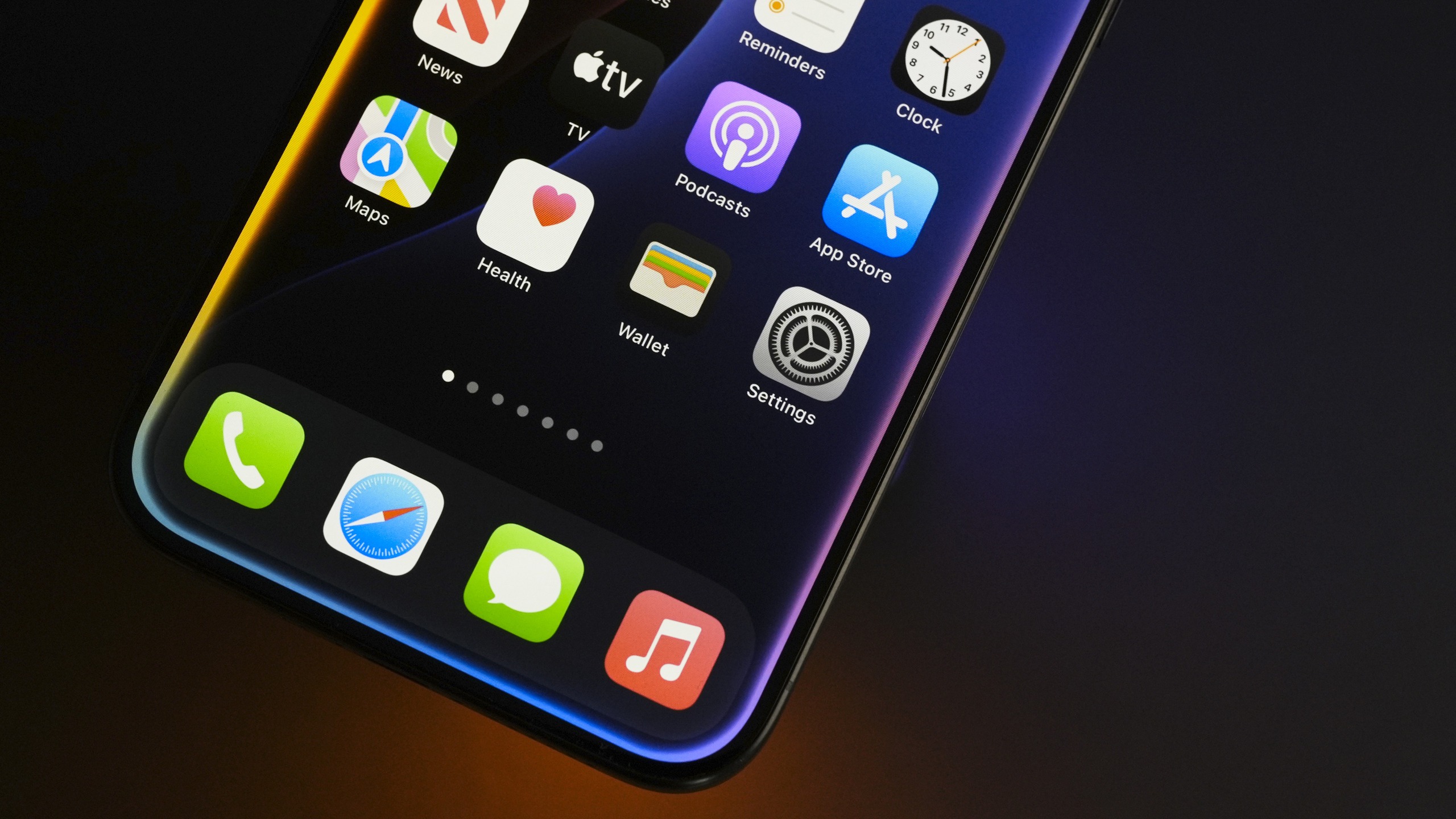 Canh bạc lớn của Apple nhằm 'hạ bệ' Samsung - Ảnh 1.