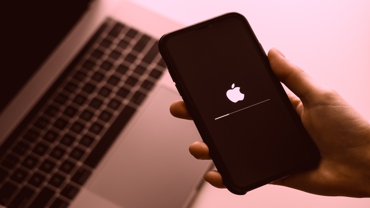 iPhone bị tin tặc tấn công qua lỗ hổng 'Airborne' - Ảnh 1.