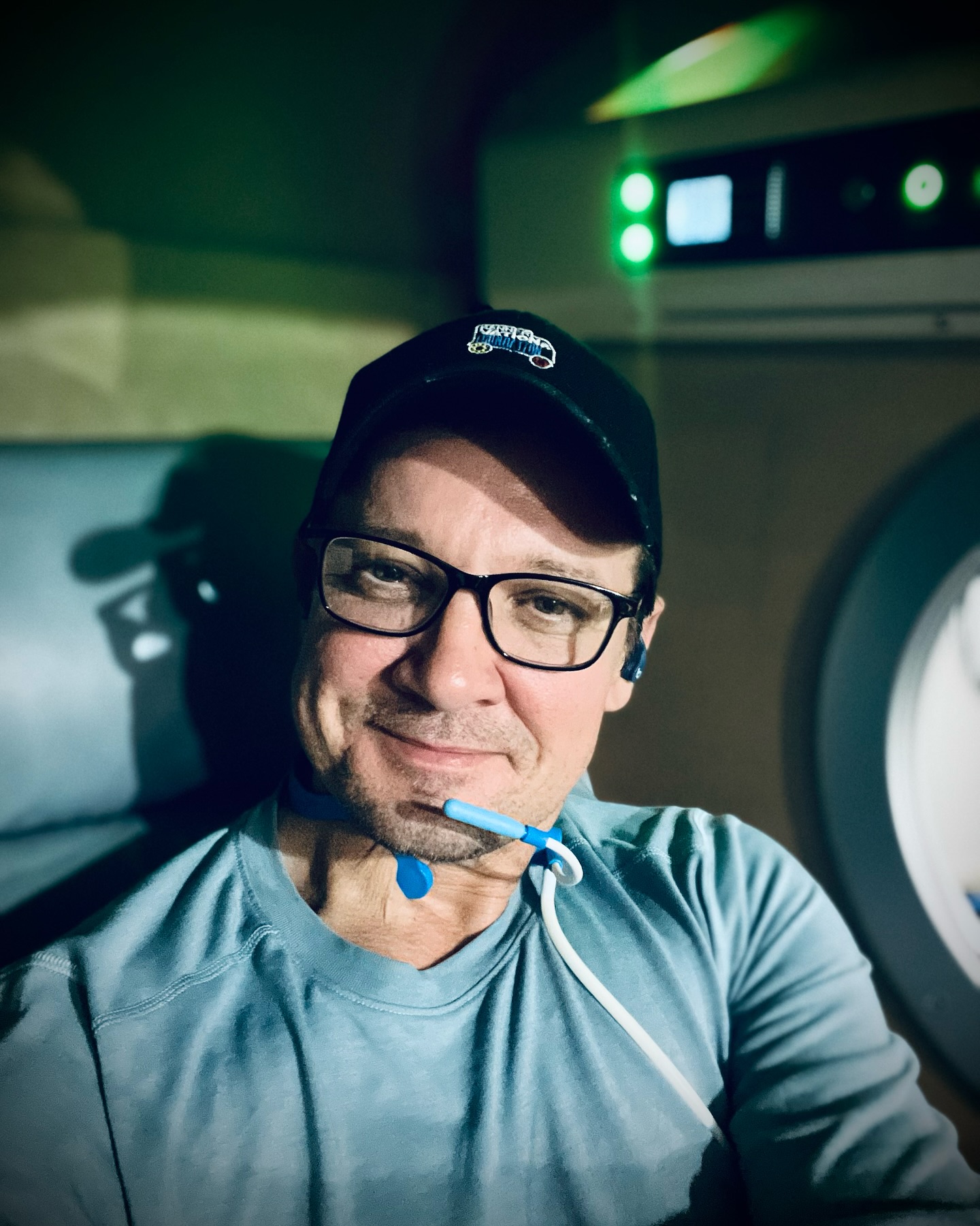 'Thần tiễn' Jeremy Renner kể khoảnh khắc 'hồi sinh' sau tai nạn kinh hoàng - Ảnh 3.