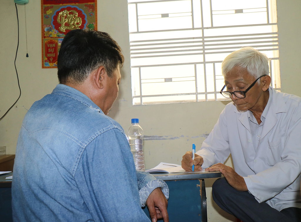 Phòng khám Hiền Huệ: 15 Năm khám bệnh miễn phí cho người nghèo tại TP . HCM - Ảnh 1. Phòng khám Hiền Huệ: 15 Năm khám bệnh miễn phí cho người nghèo tại TP . HCM - Ảnh 1.