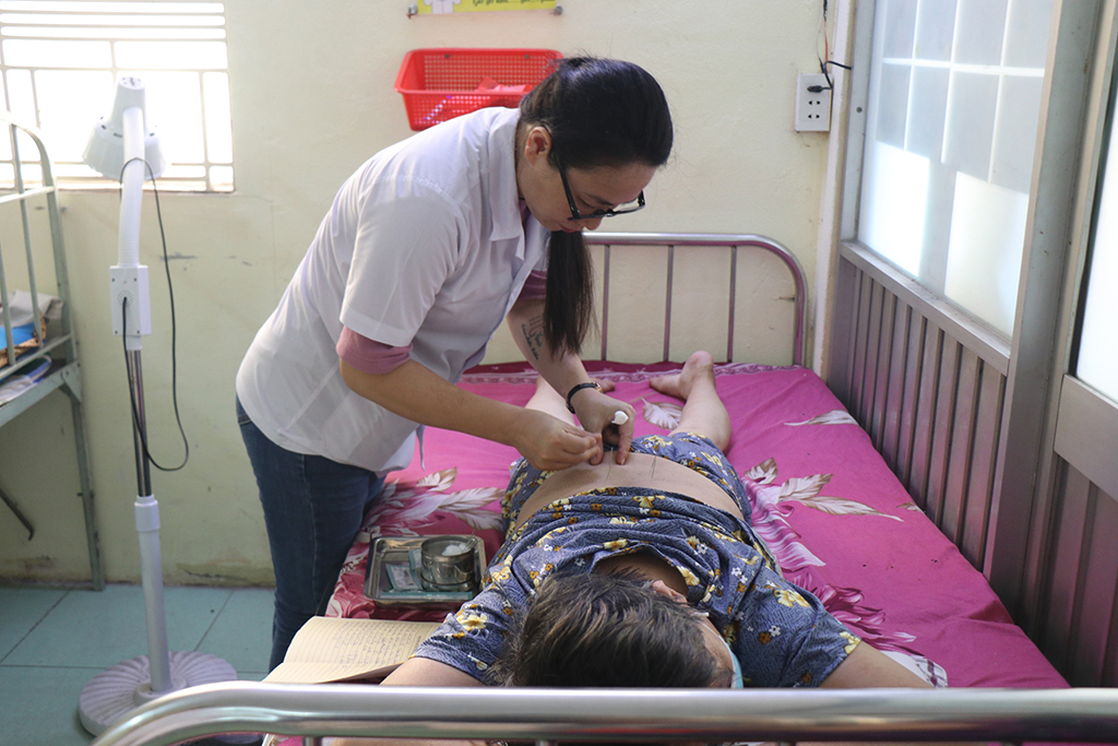 TP.HCM nghĩa tình: Phòng khám tôn giáo 15 năm khám bệnh miễn phí - Ảnh 3.