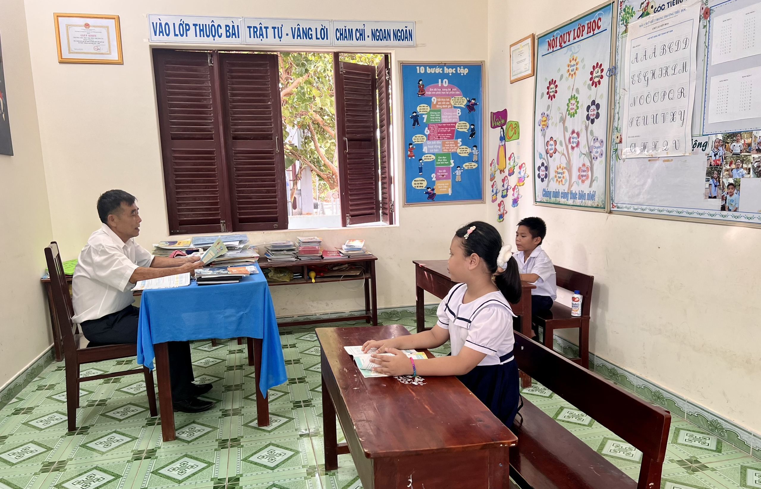 Thắp sáng điện lên Trường Sa- Ảnh 4. Thắp sáng điện lên Trường Sa- Ảnh 4.