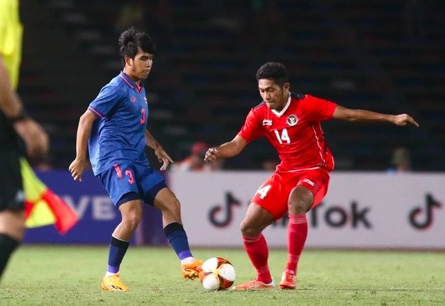 Ai bảo HCV SEA Games mất gi&aacute;, U.22 Indonesia nhất quyết kh&ocirc;ng bu&ocirc;ng: Việt Nam cũng thế!
- Ảnh 1.