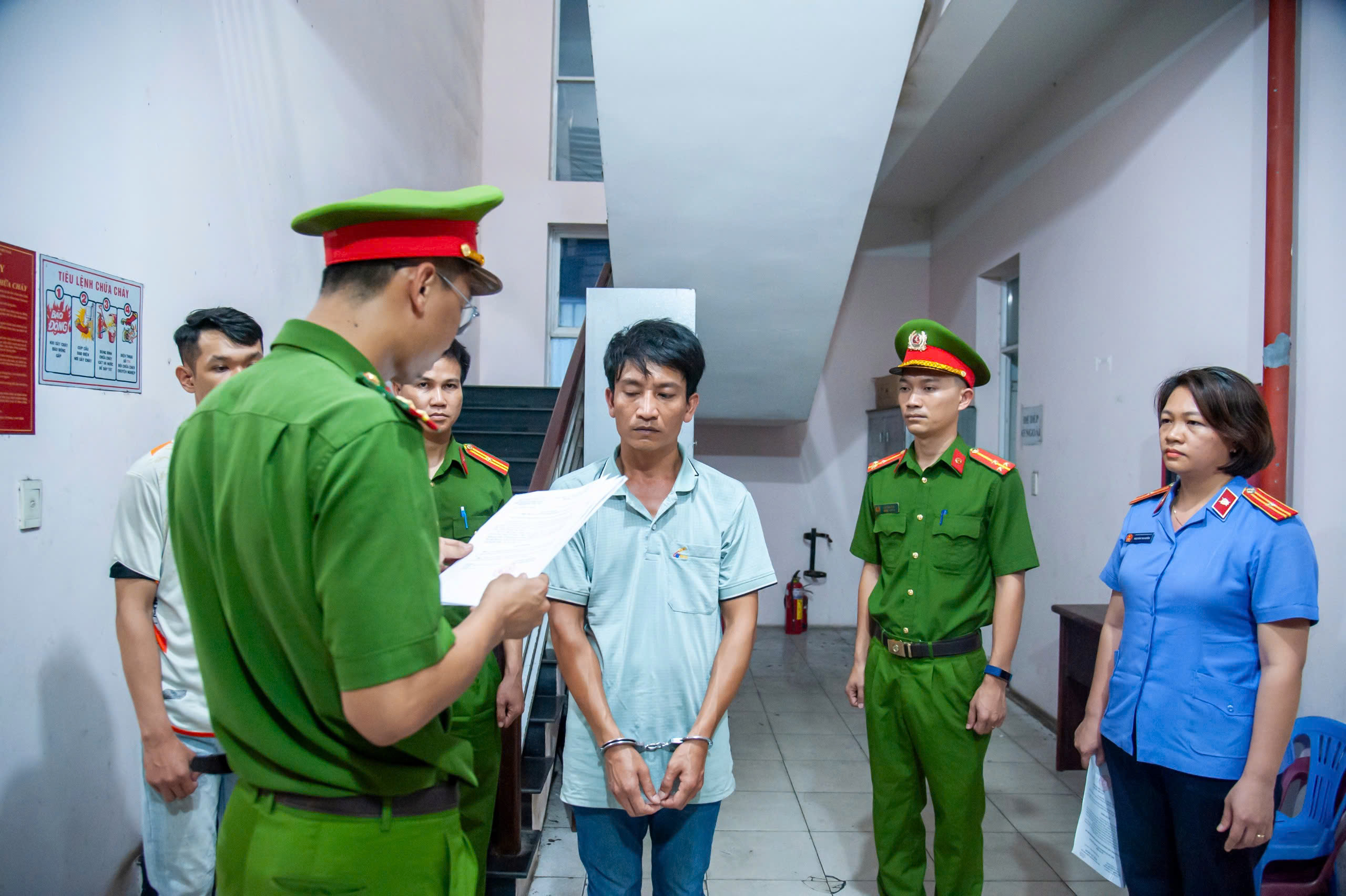 Bắt tạm giam tài xế gây tai nạn khiến 2 người tử vong tại chỗ - Ảnh 1.