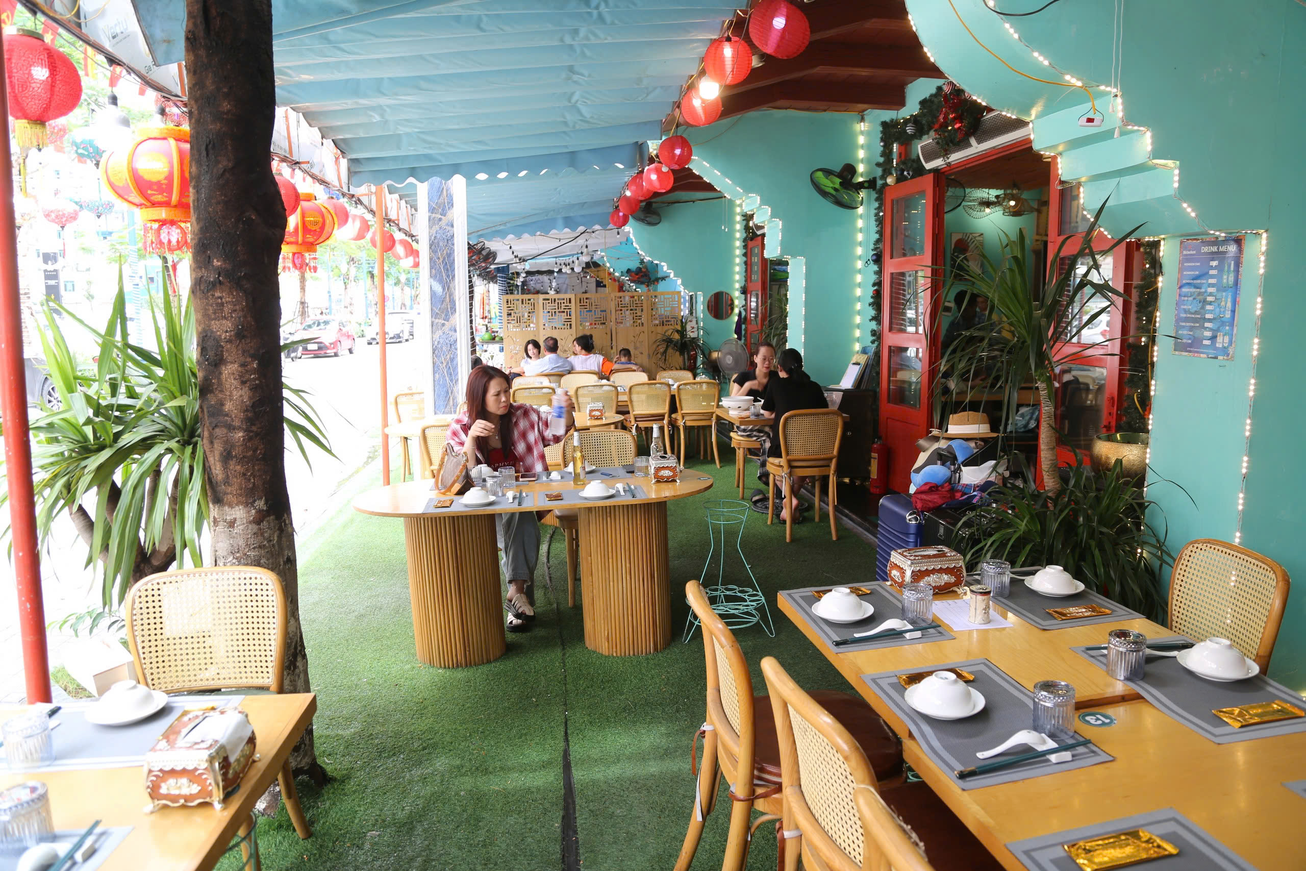 Hạ Long thưa khách, cảng tàu không còn chen lấn- Ảnh 5. Hạ Long thưa khách, cảng tàu không còn chen lấn- Ảnh 5.