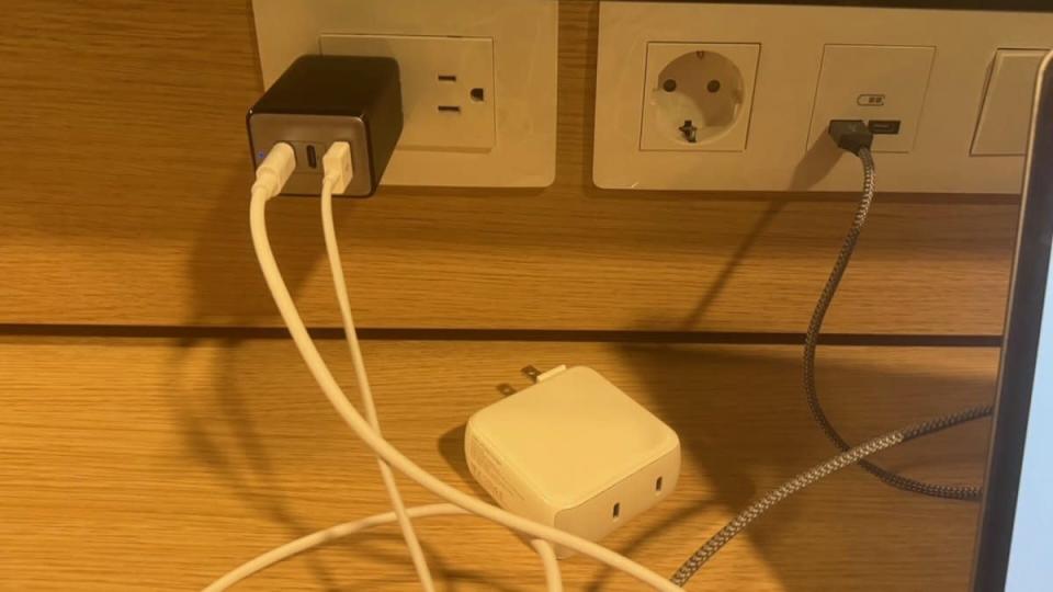 Ổ cắm tường USB có tiêu thụ điện khi không sử dụng? - Ảnh 1.