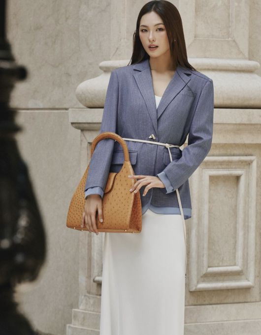 Sang chảnh đi làm, thoải mái đi chơi với áo blazer- Ảnh 6. Sang chảnh đi làm, thoải mái đi chơi với áo blazer- Ảnh 6.