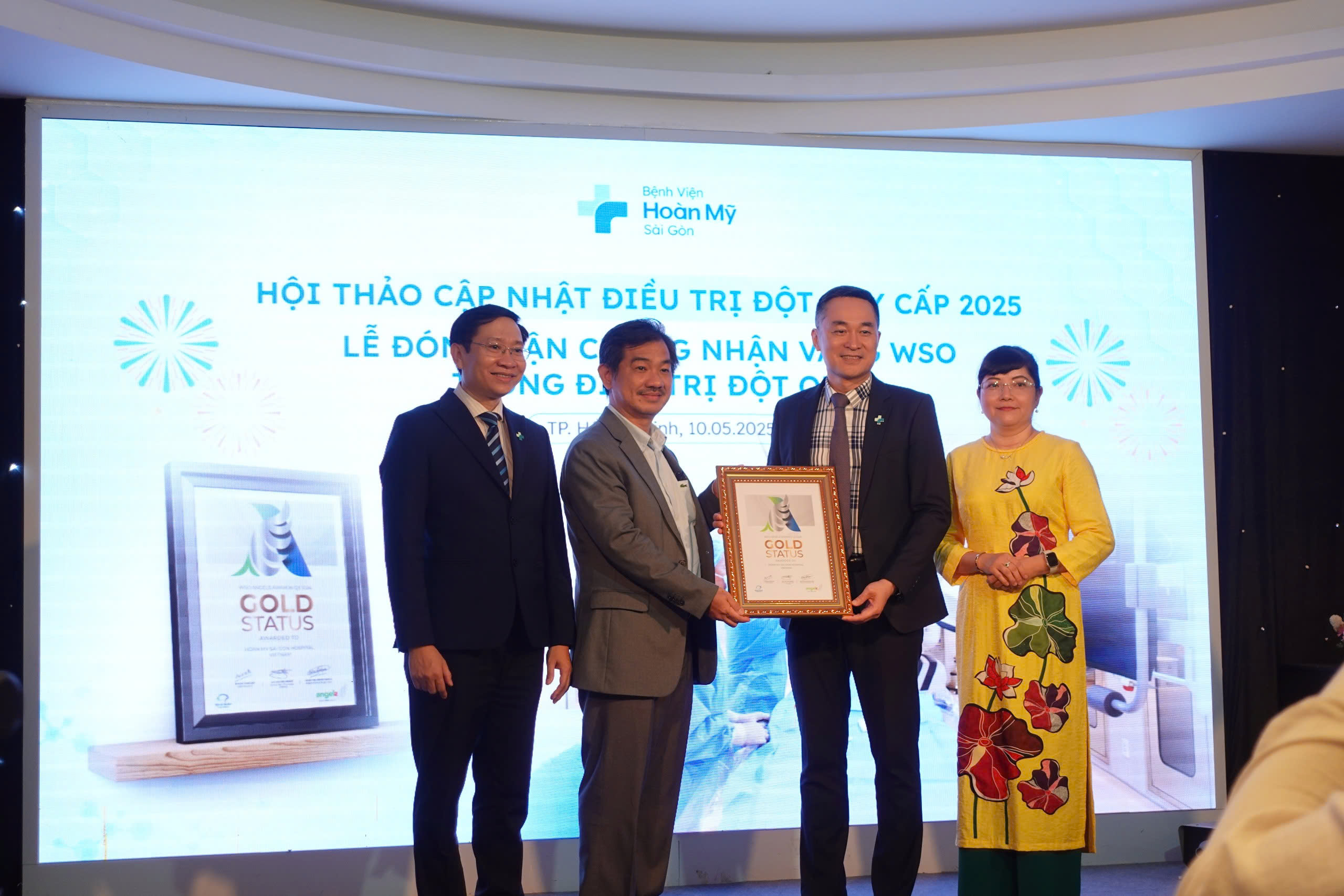 Phó giáo sư Nguyễn Huy Thắng: '10 bác sĩ đột quỵ, 7 bác sĩ phải bỏ nghề' PGS Nguyễn Huy Thắng: 'Nếu 10 bác sĩ đột quỵ thì 7 bác sĩ phải bỏ nghề' - Ảnh 2.