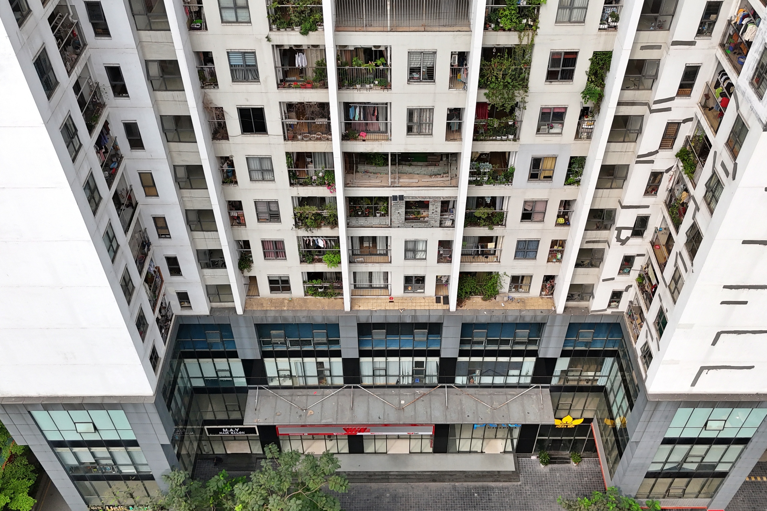 Hợp thức hóa vi phạm tại chung cư Golden West Hà Nội: Cấp sổ đỏ cho 670 căn hộ - Ảnh 10.