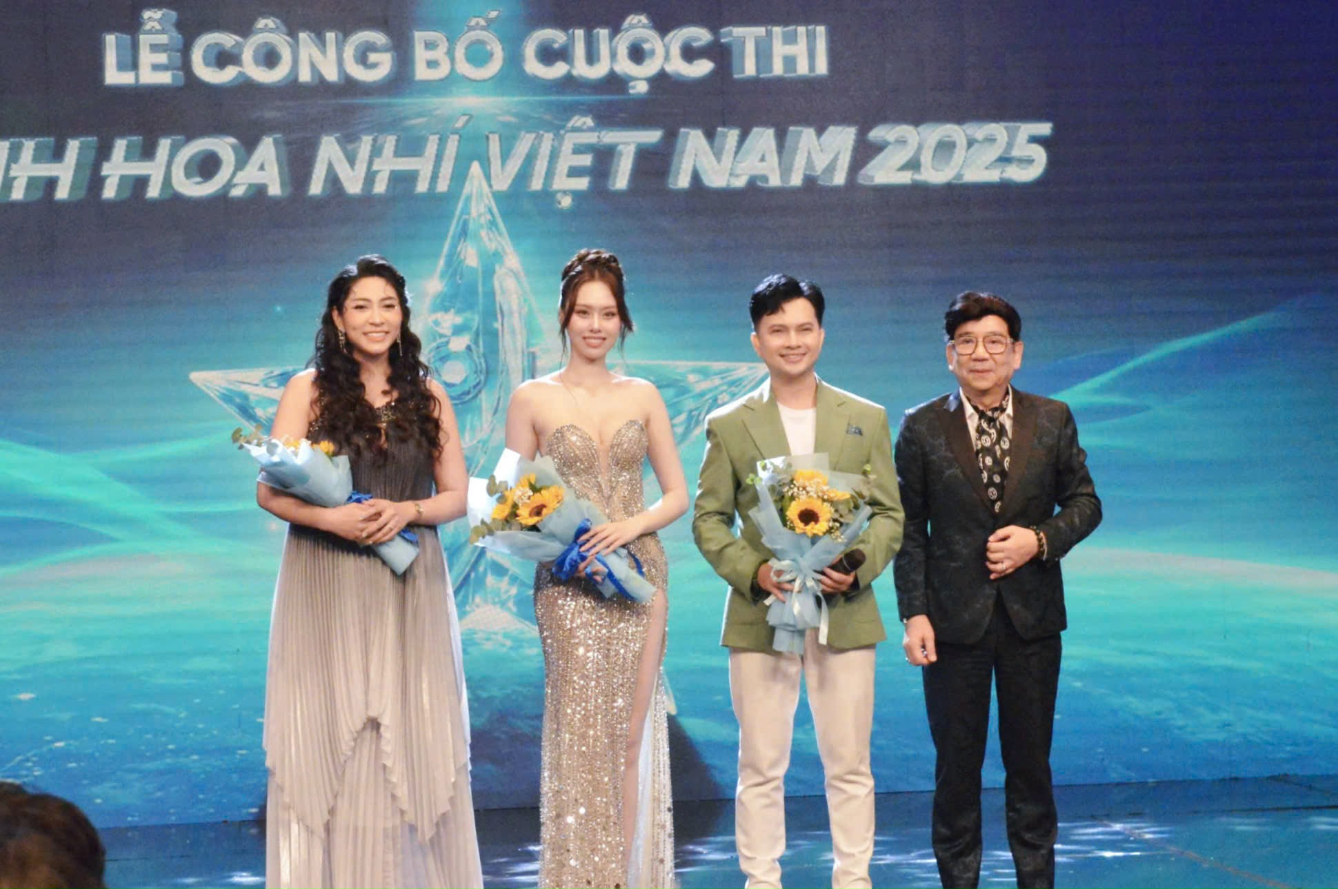 Hoa hậu Đặng Thu Thảo ngồi 'ghế nóng' cuộc thi tìm kiếm tài năng nhí - Ảnh 1.