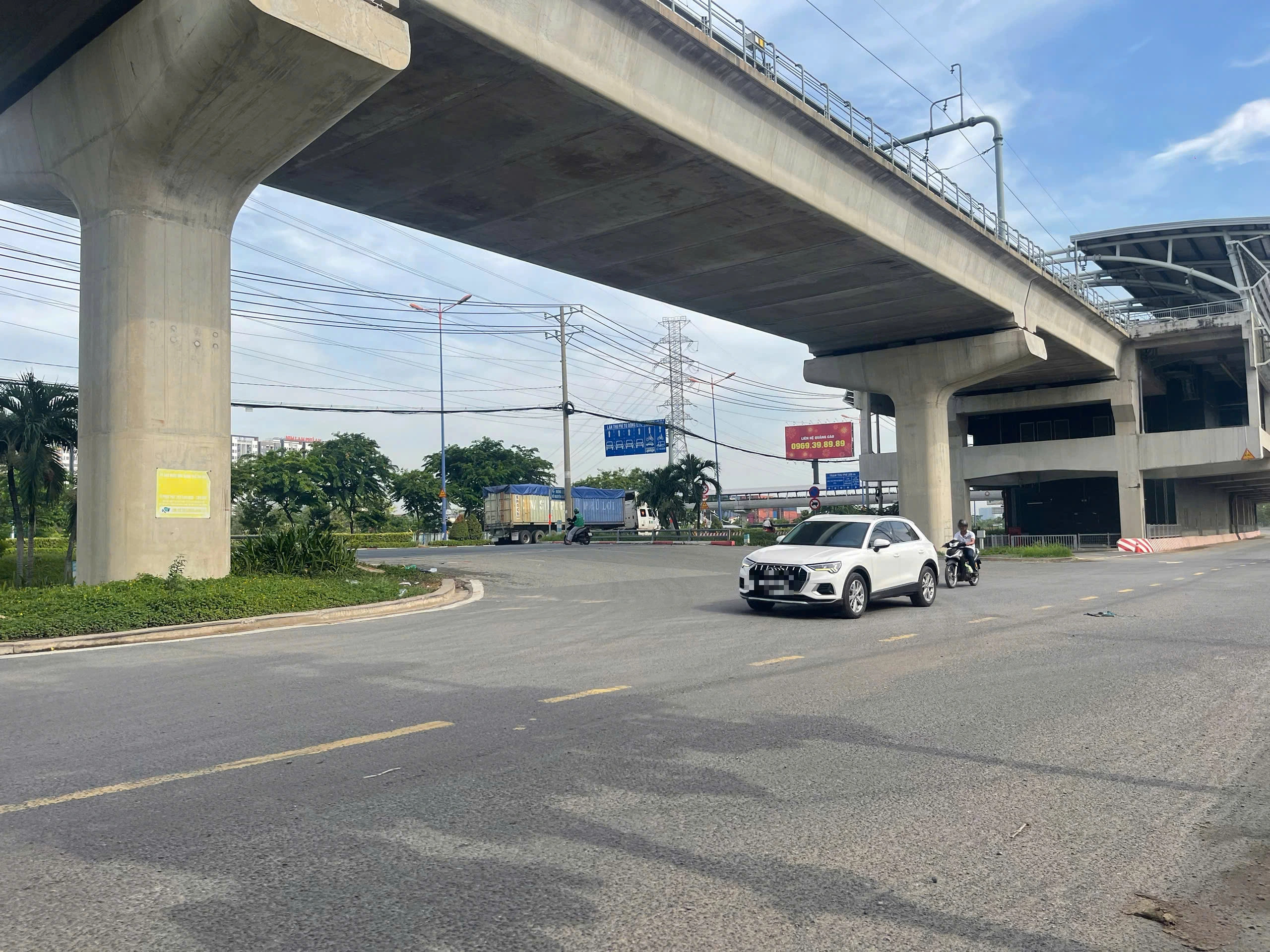 TP.HCM: Xe đầu kéo gây tai nạn chết người, rồi rời khỏi hiện trường- Ảnh 1. TP.HCM: Xe đầu kéo gây tai nạn chết người, rồi rời khỏi hiện trường- Ảnh 1.