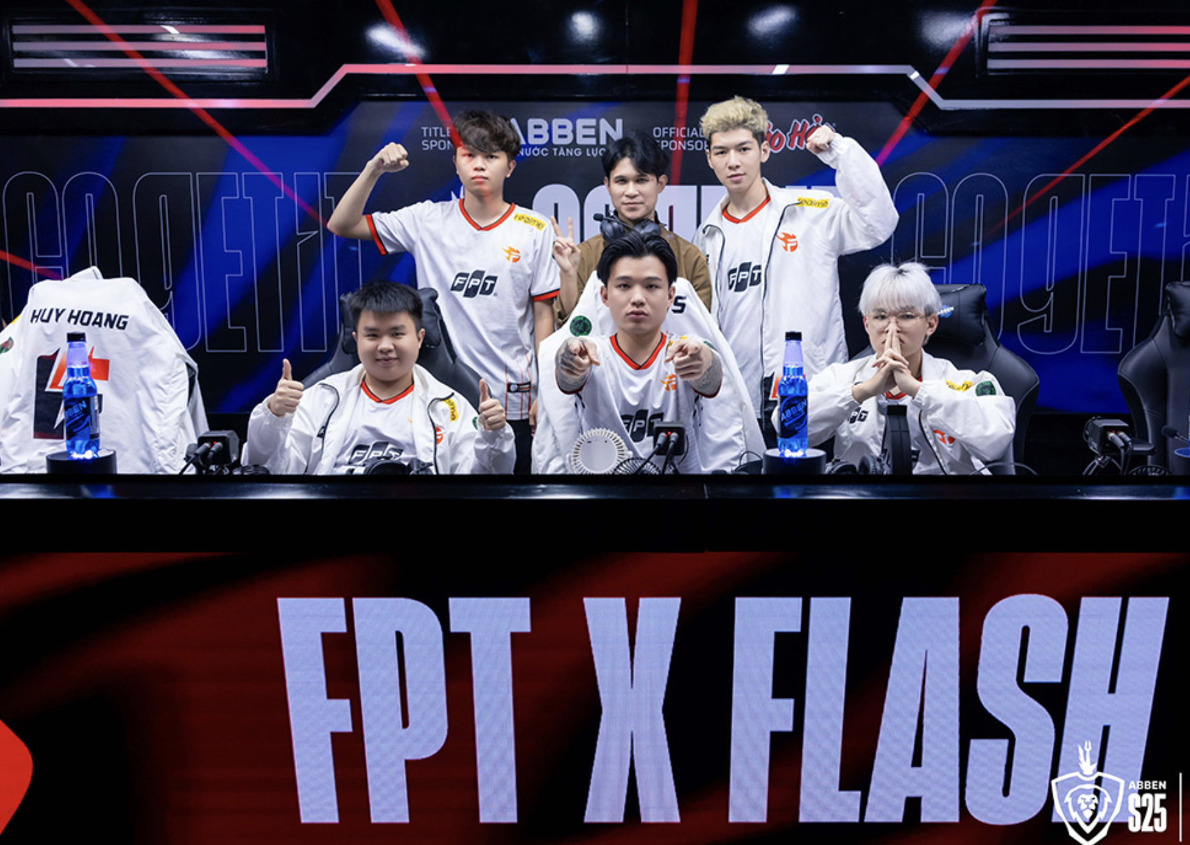 FPT x Flash tiến vào Chung kết tổng Đấu Trường Danh Vọng Mùa Xuân 2025 - Ảnh 1.