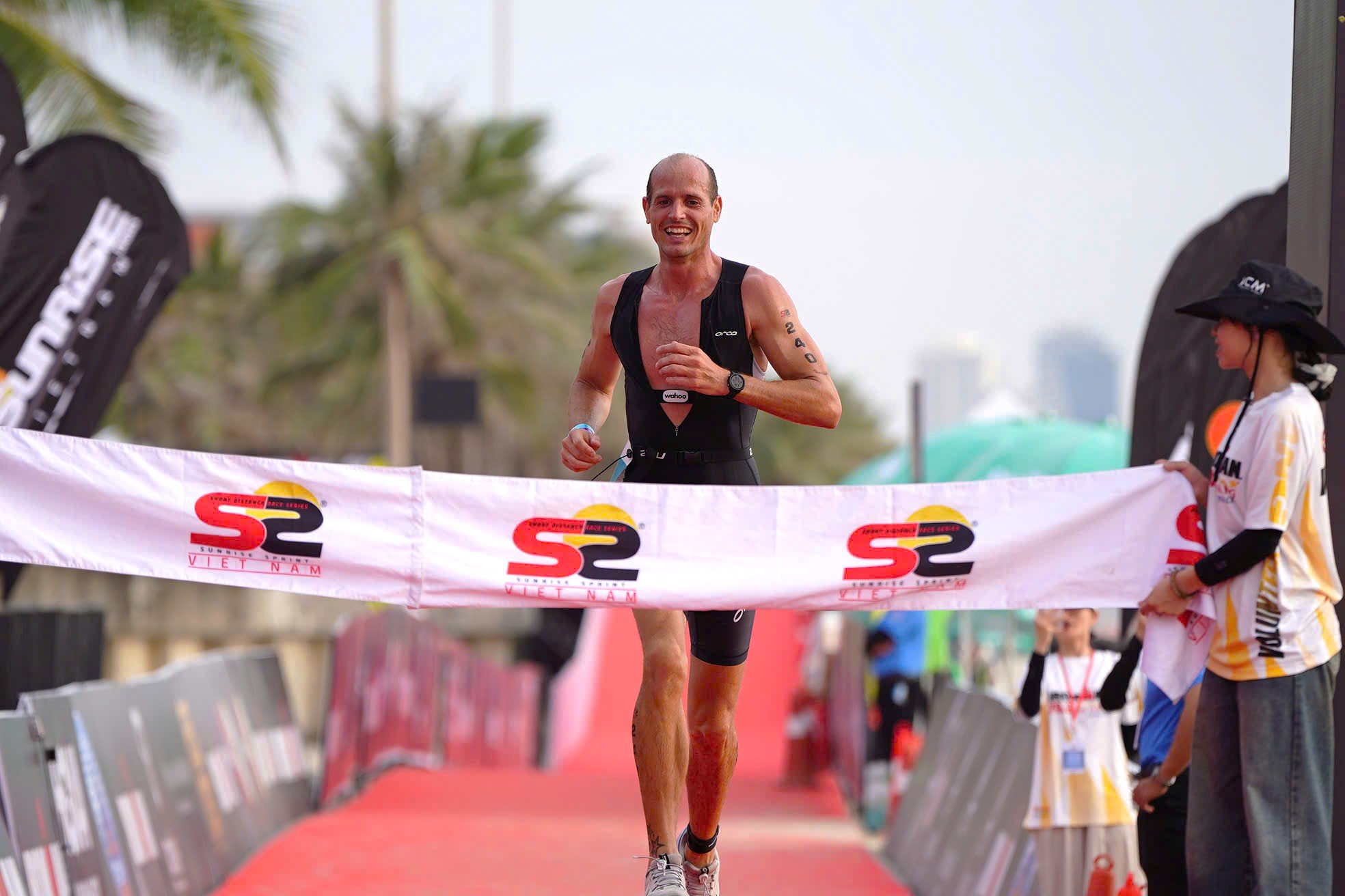 IRONMAN 70.3 Đà Nẵng: Chặng đua đầy cảm xúc giữa thiên nhiên tuyệt vời- Ảnh 3. IRONMAN 70.3 Đà Nẵng: Chặng đua đầy cảm xúc giữa thiên nhiên tuyệt vời- Ảnh 3.
