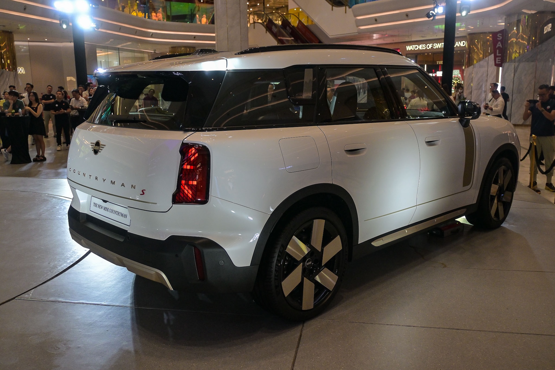 Mini Countryman 2025 'lột xác' thiết kế, có chinh phục được khách Việt với giá 2,6 tỉ - Ảnh 2. Mini Countryman 2025 'lột xác' thiết kế, có chinh phục được khách Việt với giá 2,6 tỉ - Ảnh 2.