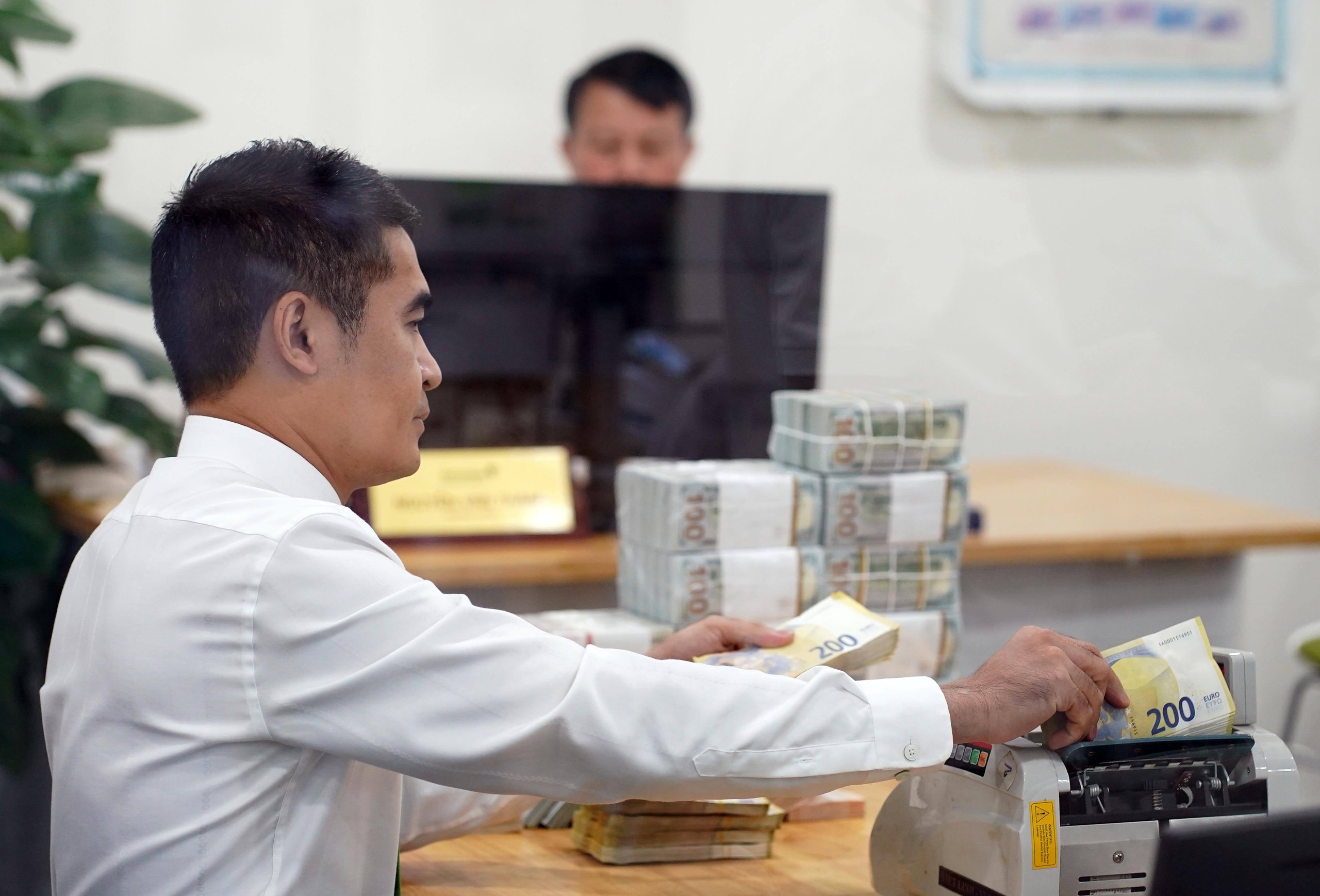 Giá USD hôm nay 17.6.2025: - Ảnh 1. Giá USD hôm nay 17.6.2025: - Ảnh 1.