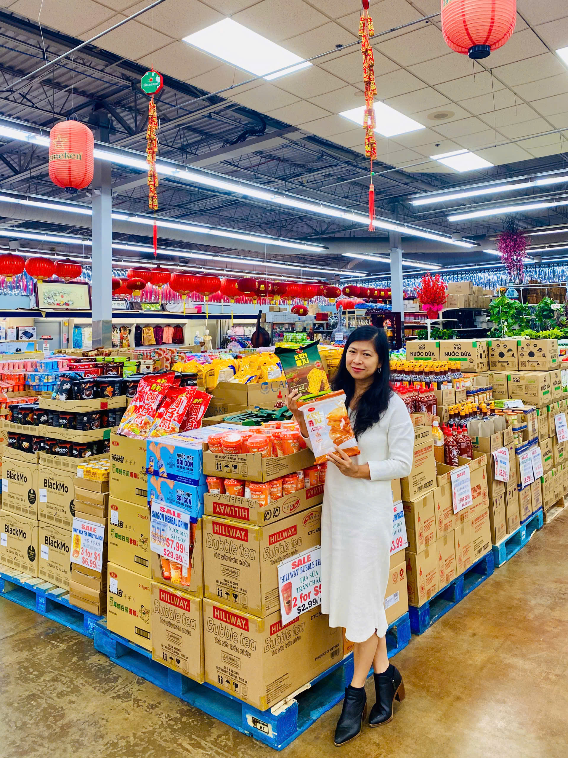 Cô bé bán vé số trở thành doanh nhân toàn cầu - Ảnh 3. Cô bé bán vé số trở thành doanh nhân toàn cầu - Ảnh 3.