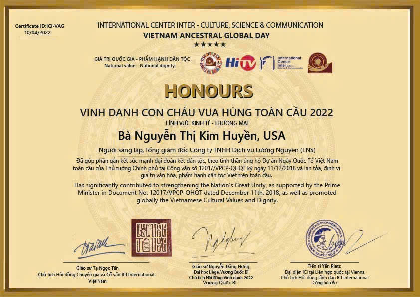 Cô bé bán vé số trở thành doanh nhân toàn cầu - Ảnh 6. Cô bé bán vé số trở thành doanh nhân toàn cầu - Ảnh 6.