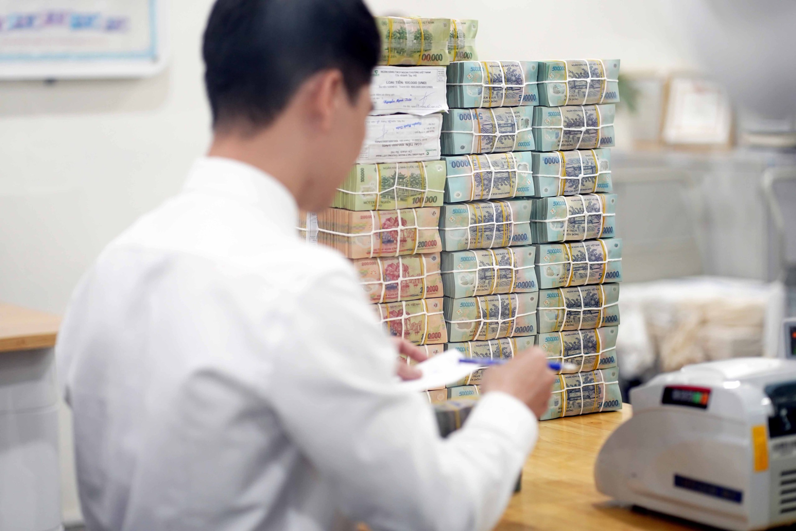 Các ngân hàng bỏ túi bao nhiêu lợi nhuận quý 1/2025? - Ảnh 1. Các ngân hàng bỏ túi bao nhiêu lợi nhuận quý 1/2025? - Ảnh 1.